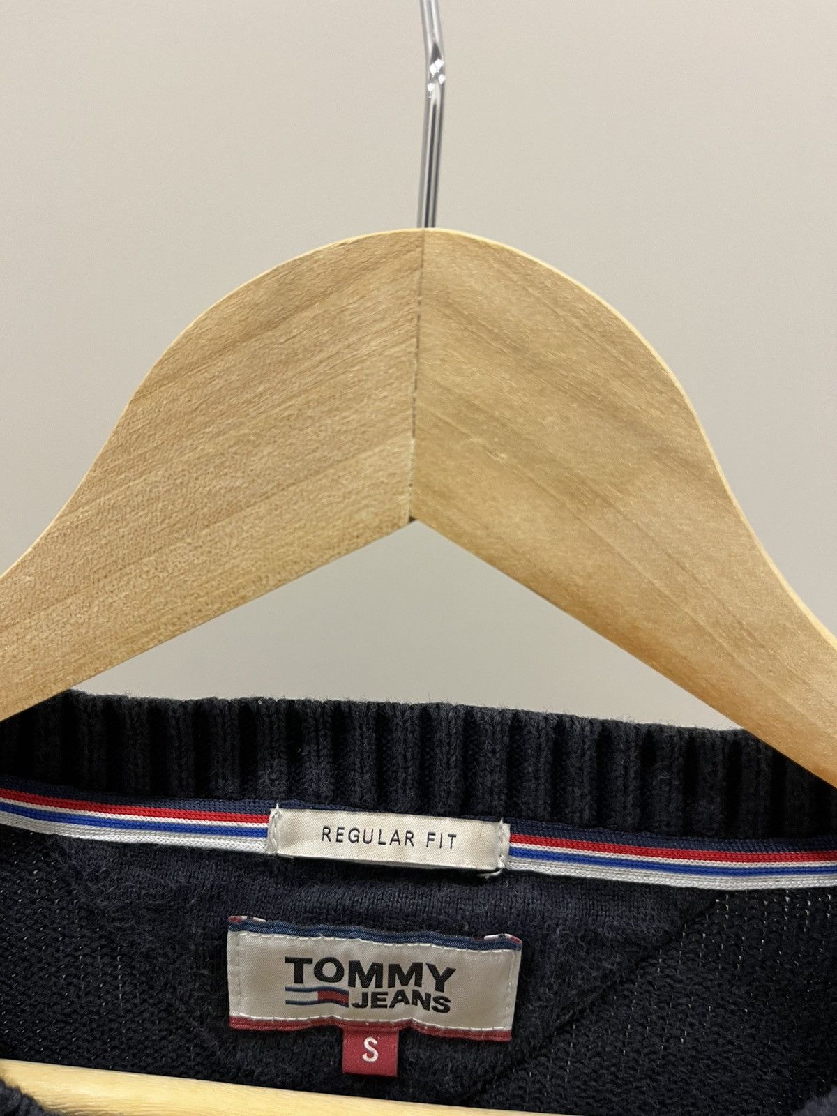 Tommy Hilfiger Vintage Tommy Hilfiger Y2K Sweater Black If Six Was Nine Size US S / EU 44-46 / 1 - 5 Thumbnail