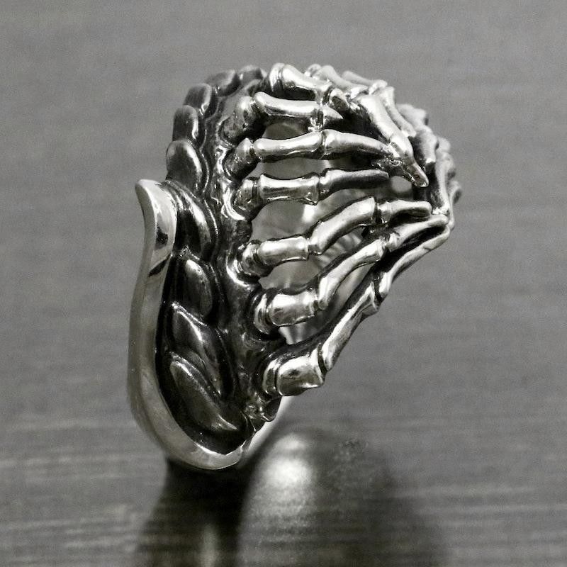 VIBE Punk Skull and Ghost Claw Ring Size ONE SIZE - 2 Thumbnail