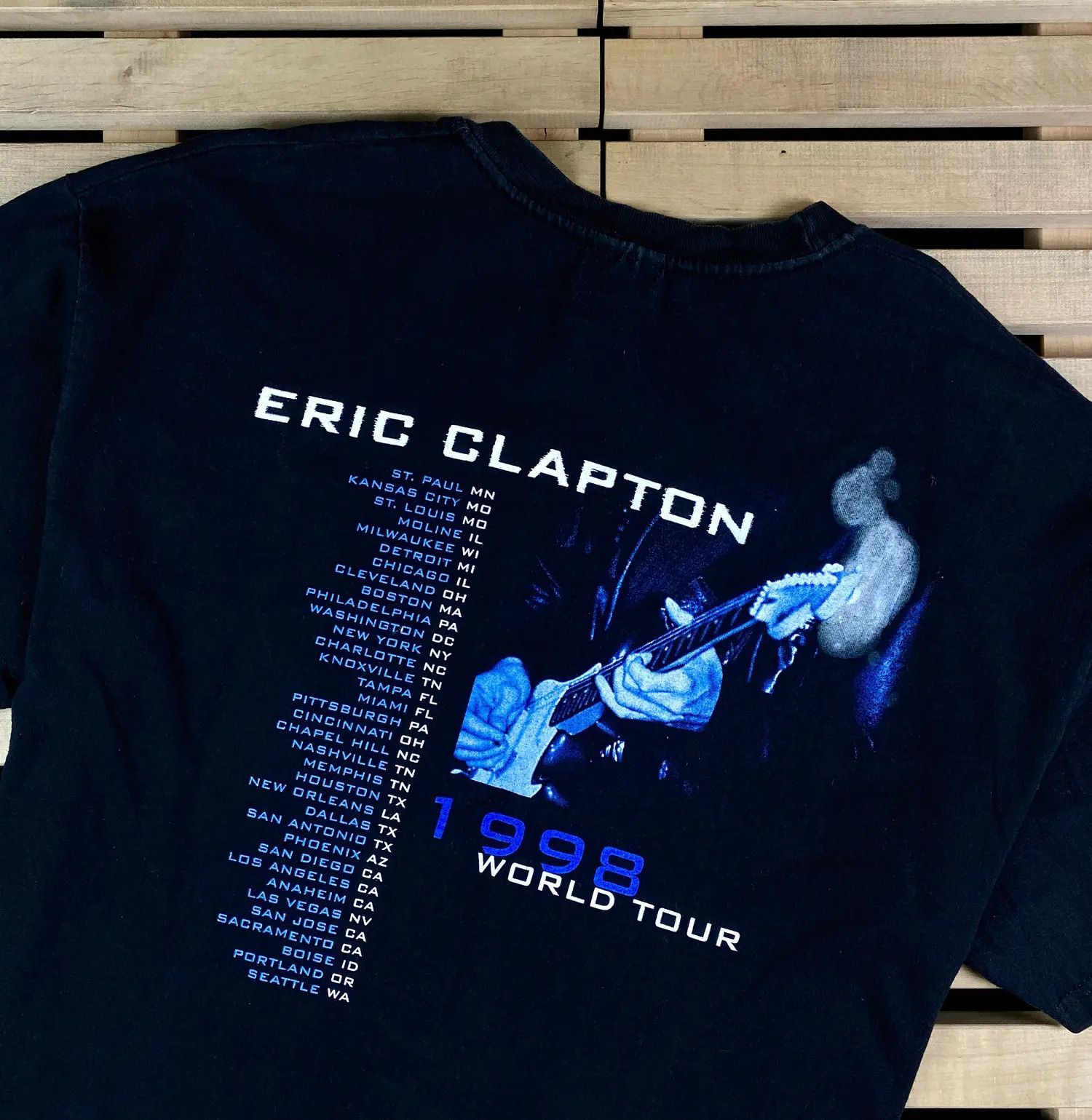 Band Tees Mens Vintage T Shirt Eric Clapton World Tour 1998 Size XL Size US XL / EU 56 / 4 - 6 Thumbnail