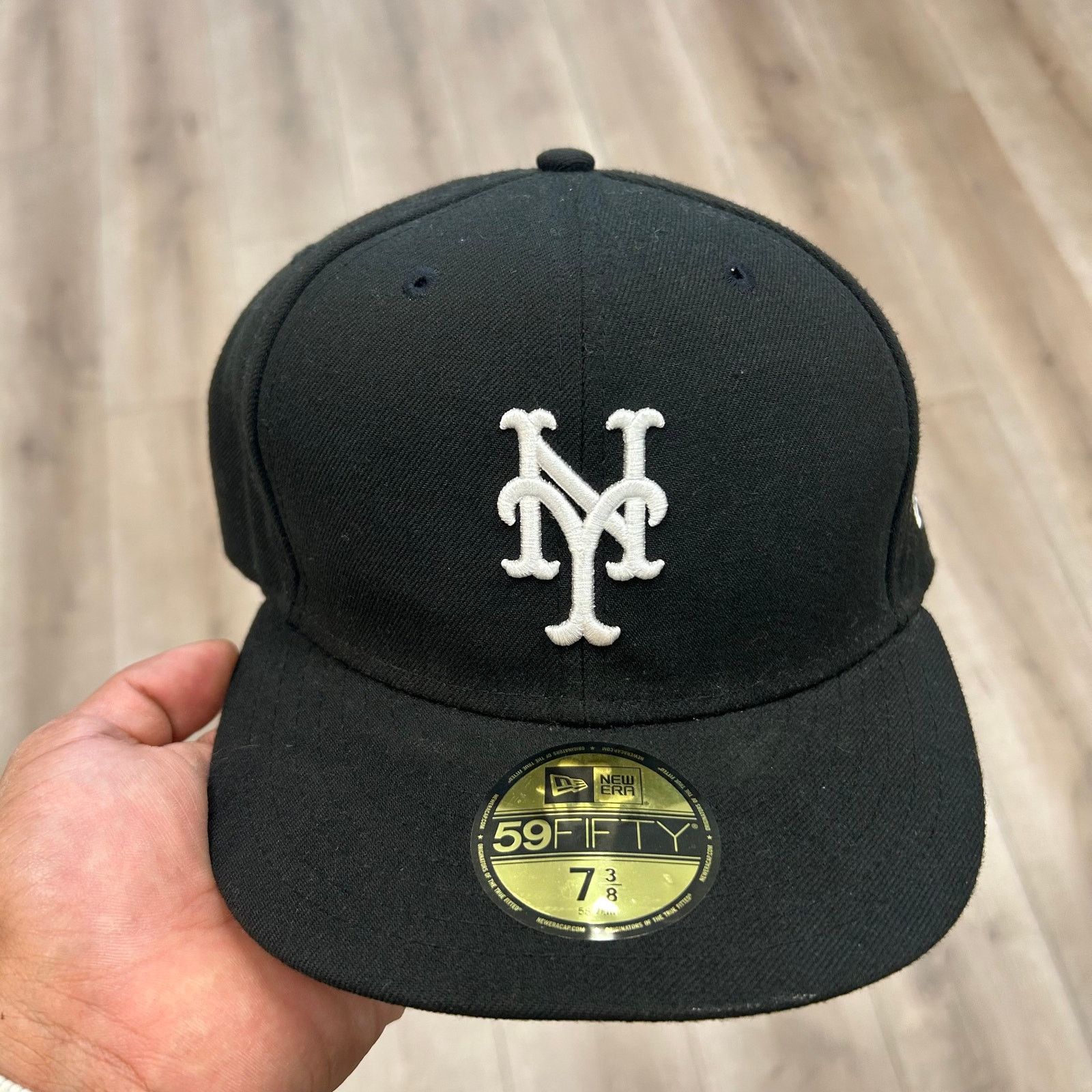 New Era New York Mets Black Fitted Hat Cap sz 7 3/8 B25 Size ONE SIZE - 2 Thumbnail