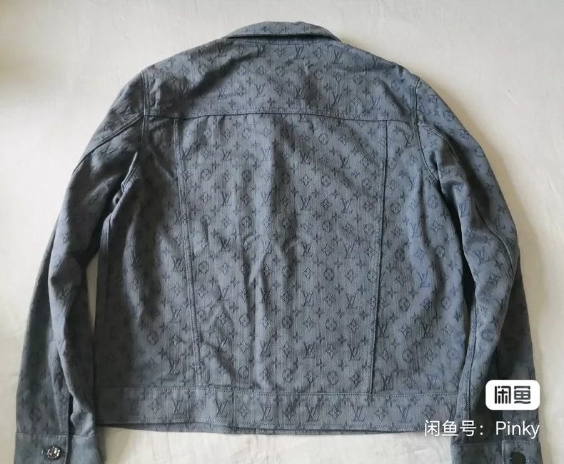 Louis Vuitton Louis Vuitton Classic denim jacket with full printed logo j Size US L / EU 52-54 / 3 - 7 Thumbnail