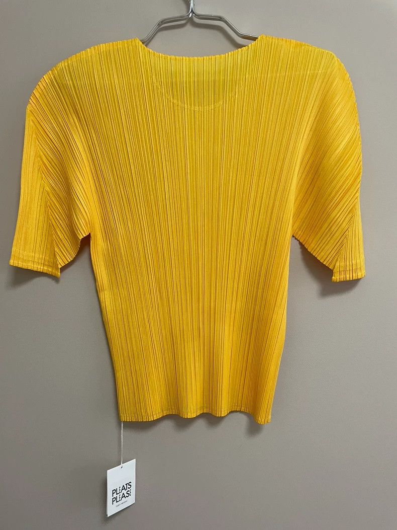 Issey Miyake issey miyake size:3 Yellow short-sleeved top 2505-Nextarro Size US XXS / EU 40 - 2 Thumbnail