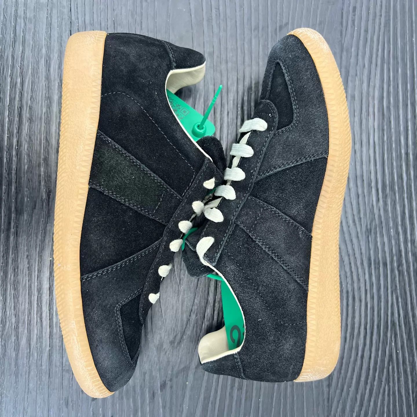 Maison Margiela Maison Margiela Replica Sneaker Black Suede 35.5 Near New with Box Size US 5 / IT 35 - 4 Thumbnail