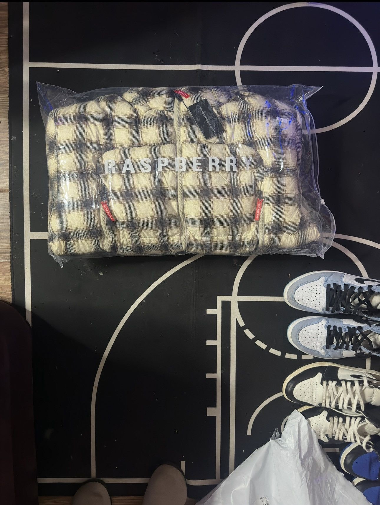 The GV Gallery Gv Gallery Plaid Puffer Jacket Size US L / EU 52-54 / 3 - 4 Thumbnail