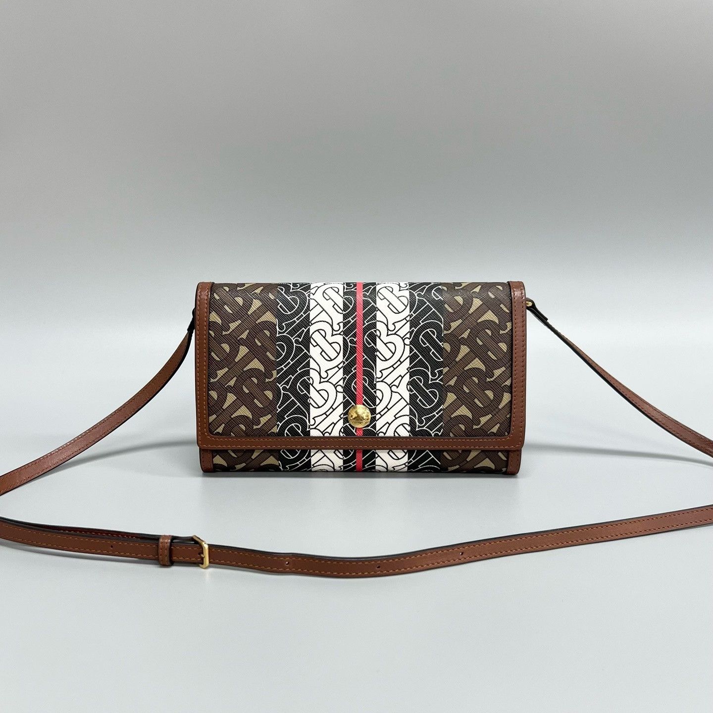 Burberry Pre-loved Bag Very good condition Size ONE SIZE - 1 Thumbnail