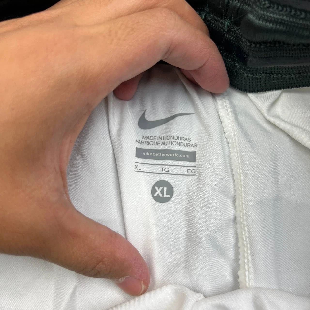 Nike Nike Athletic Shorts Men White Drawstring Outdoor Size 32 XL Size US 32 / EU 48 - 8 Thumbnail