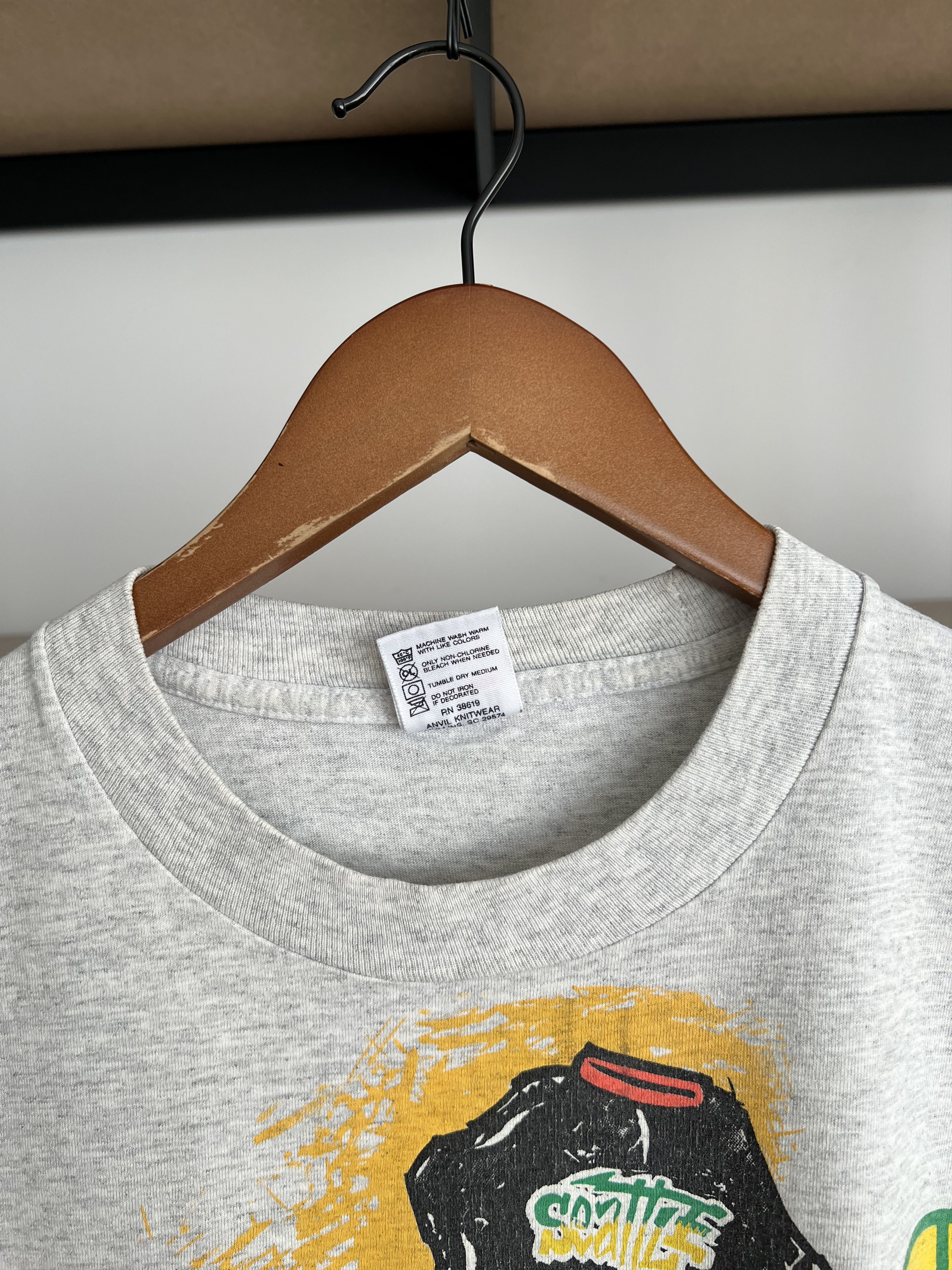 NBA Vintage 90s Seattle Supersonics NBA Gray T-shirt Size US M / EU 48-50 / 2 - 12 Thumbnail