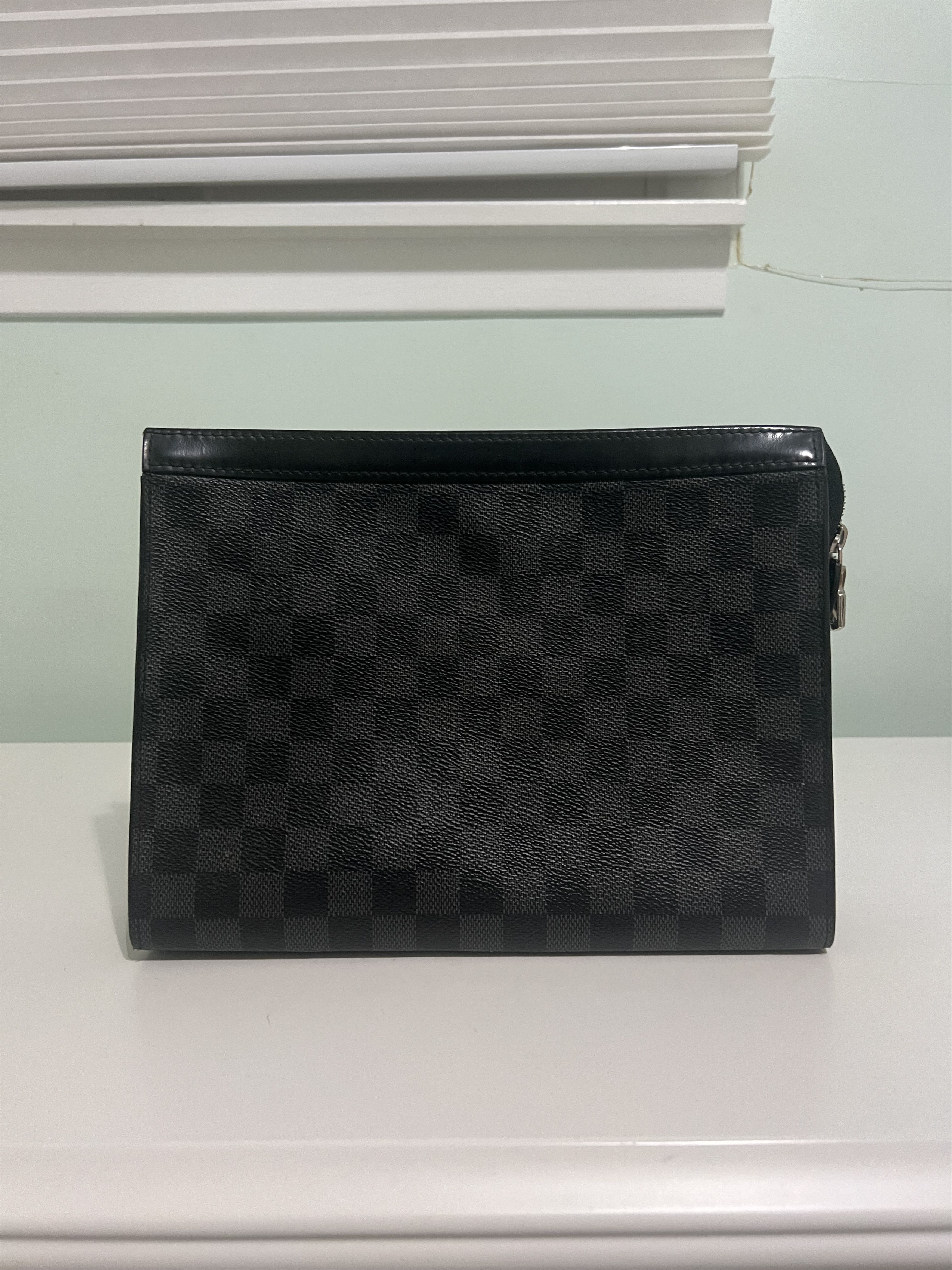 Louis Vuitton Louis Vuitton Pochette Voyage MM Bag Size ONE SIZE - 1 Thumbnail