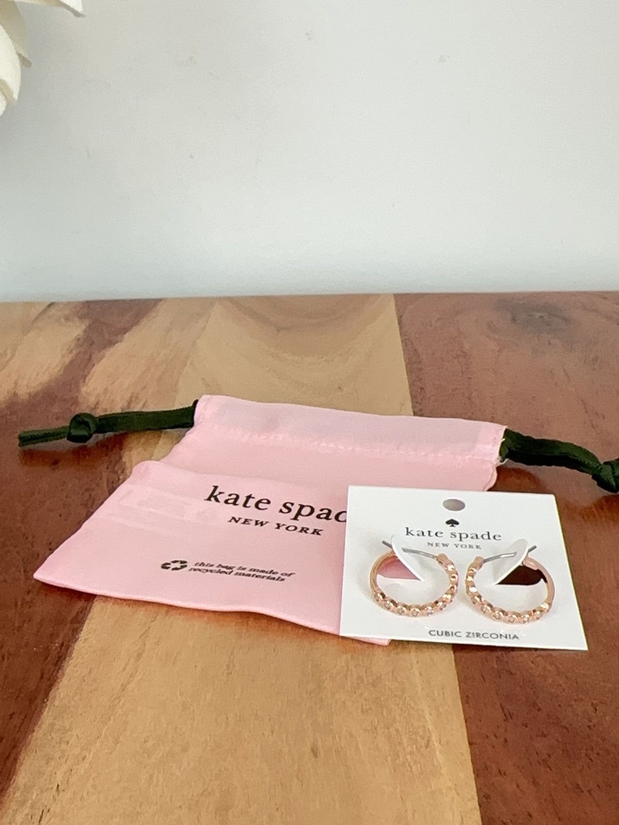 Kate Spade NWT Kate Spade Full Circle Huggies Size ONE SIZE - 4 Thumbnail