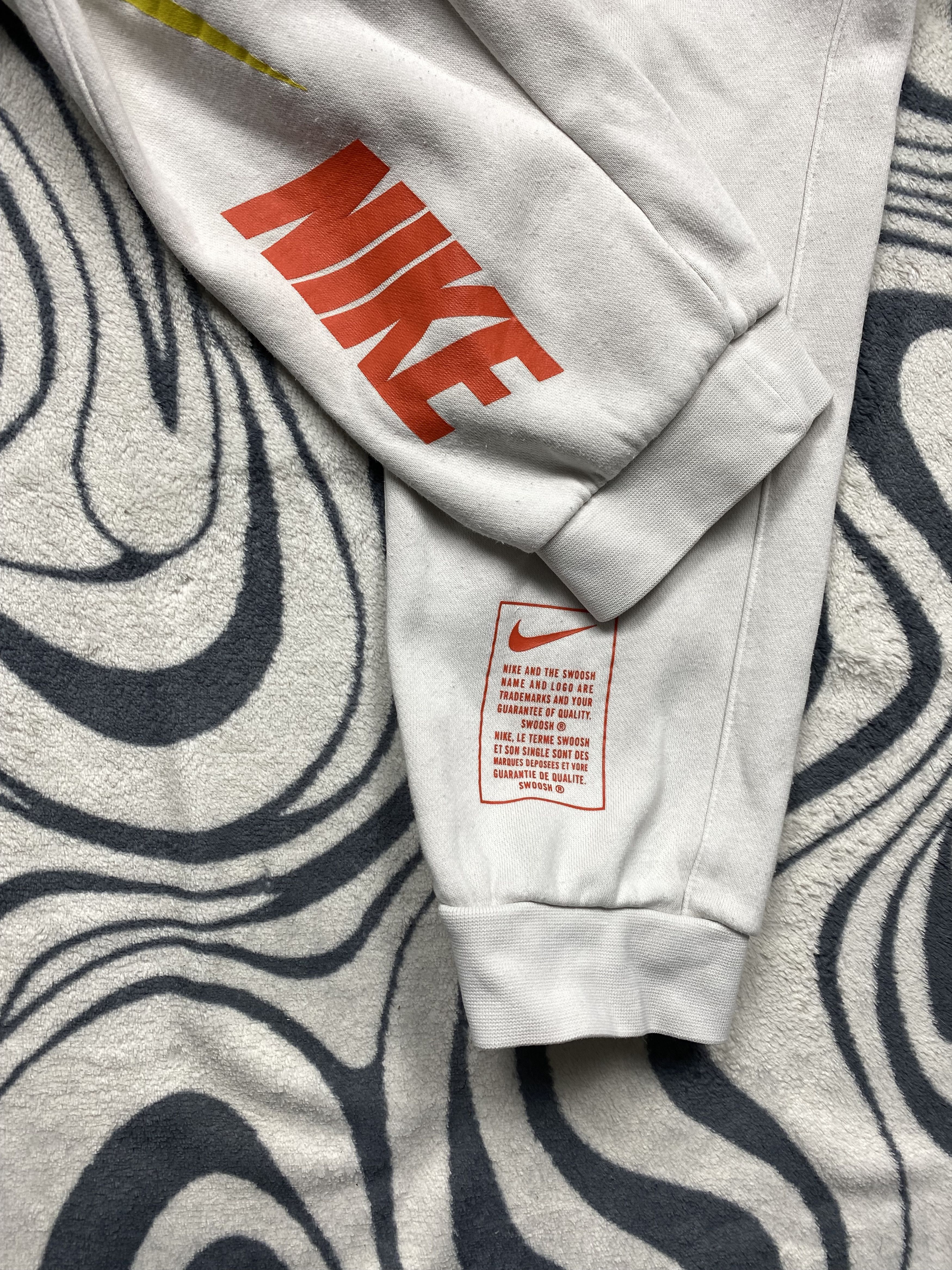 Nike Nike Sportswear Track Suit Hoodie + Pants Sweatpants Size US 32 / EU 48 - 12 Thumbnail