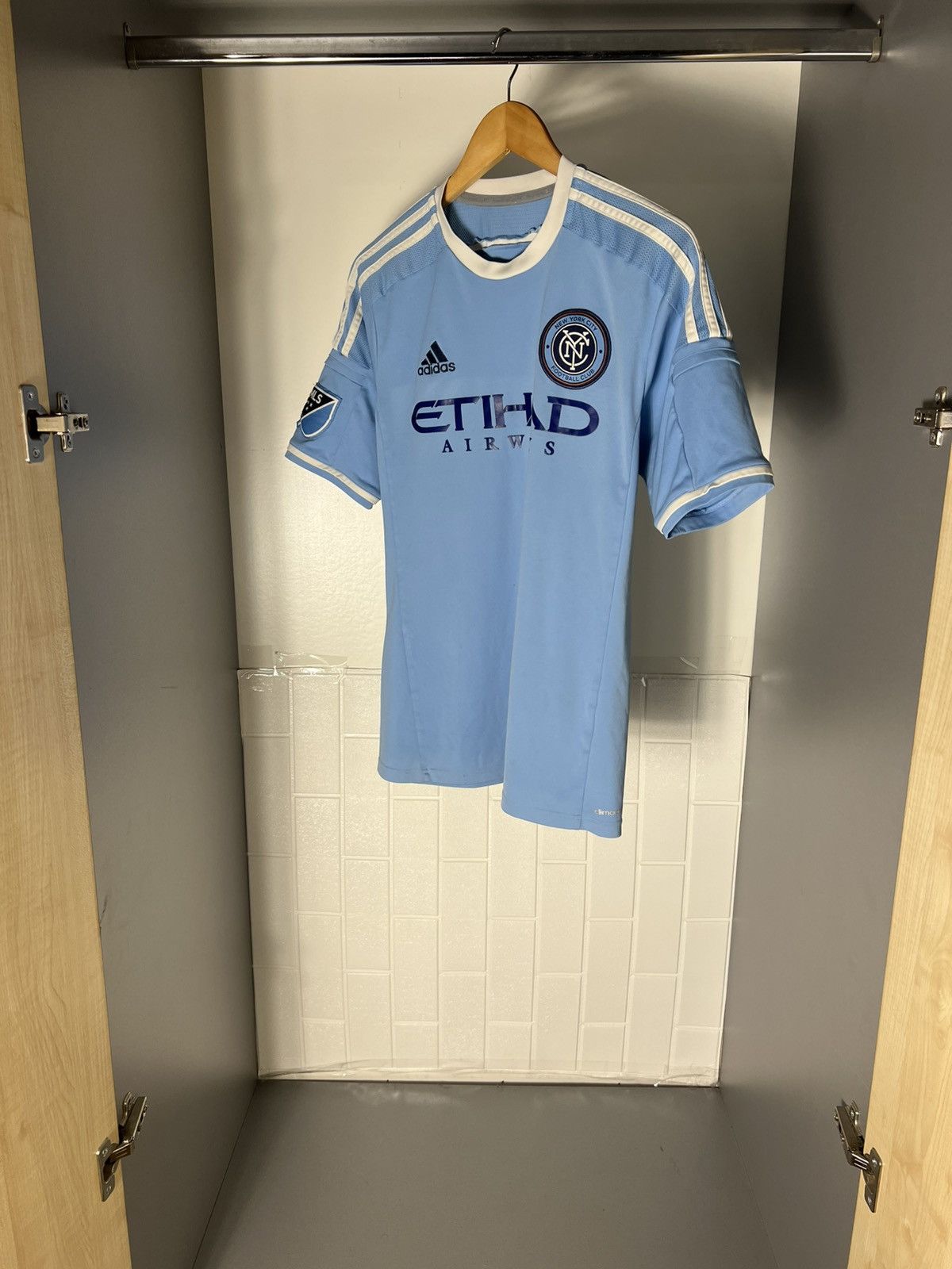 Adidas VINTAGE ADIDAS FC NEW YORK CITY MLS SOCCER JERSEY Y2K 90s Size US M / EU 48-50 / 2 - 2 Thumbnail