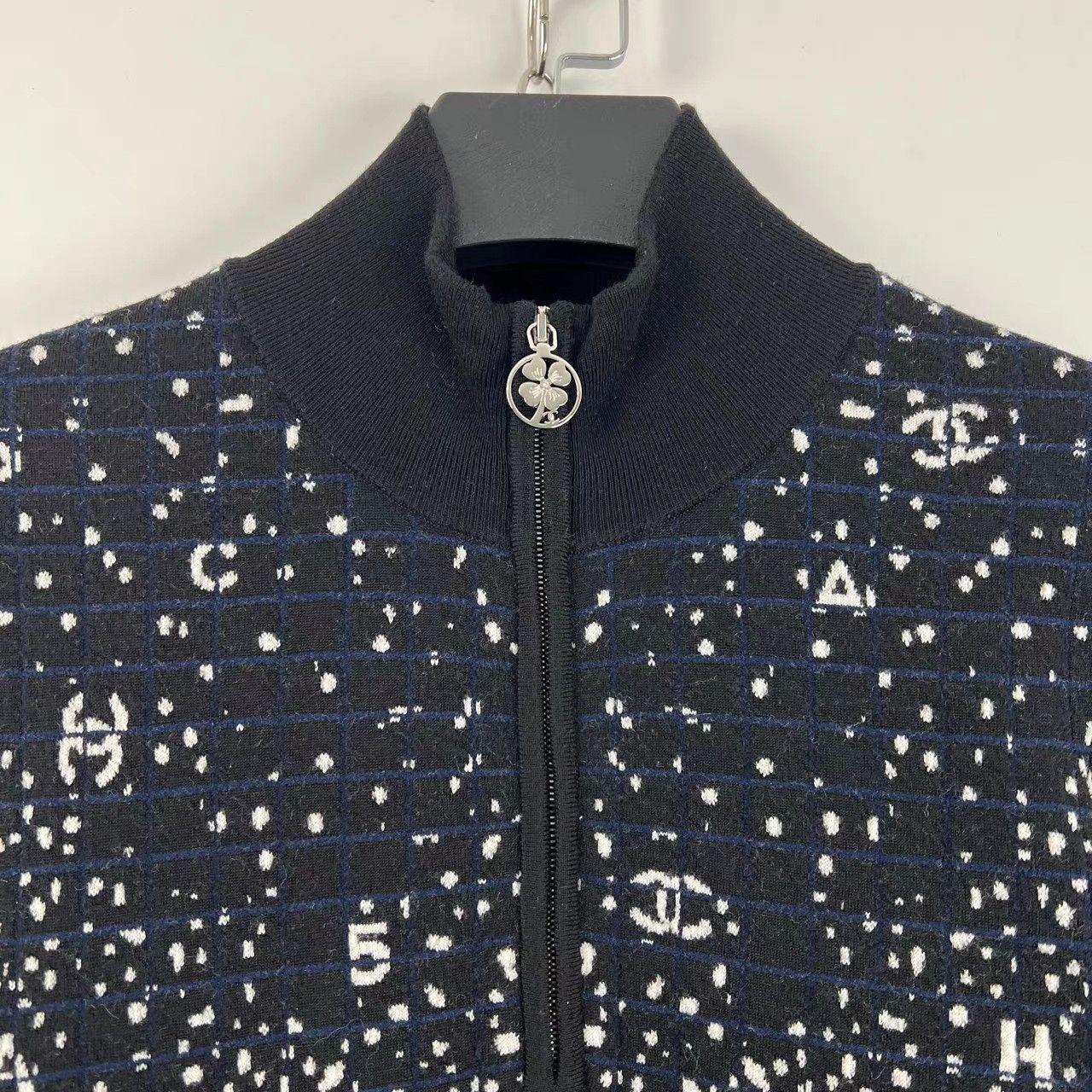 Chanel Chanel Ski Collection Crystal CC Logo Knit Dress K12 Size XXS / US 00 / IT 34 - 6 Thumbnail