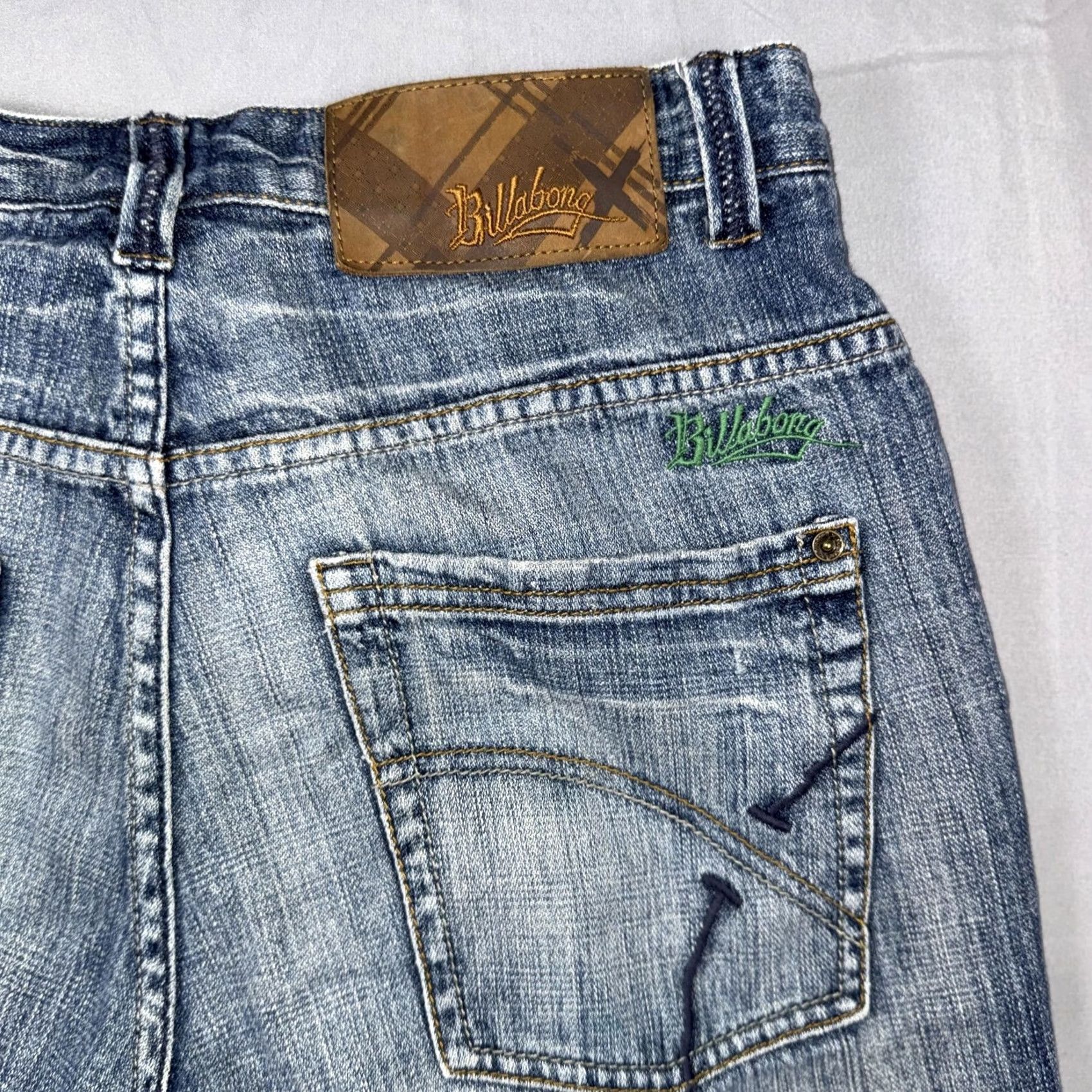 Billabong Billabong Exhaust Jeans Men's 31x30 Blue Medium Wash Relaxed Fit Denim Pants Jeans Straight Pockets Logo Size US 31 - 7 Thumbnail