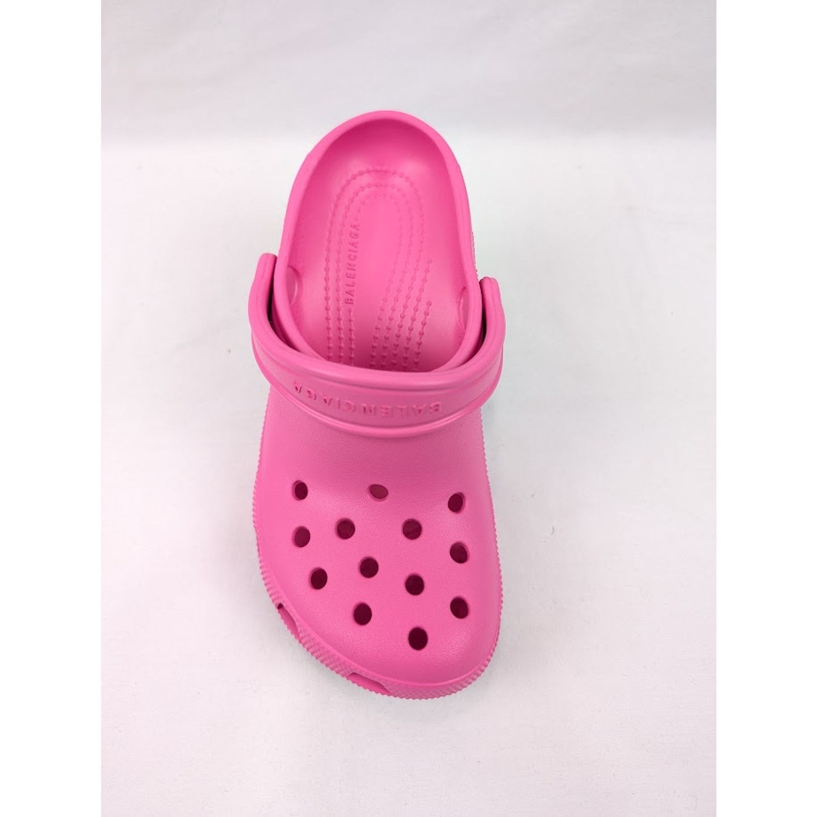 Balenciaga o1rshd1 Rubber Crocs Madame in Electric Pink Size US 7 / IT 37 - 6 Thumbnail