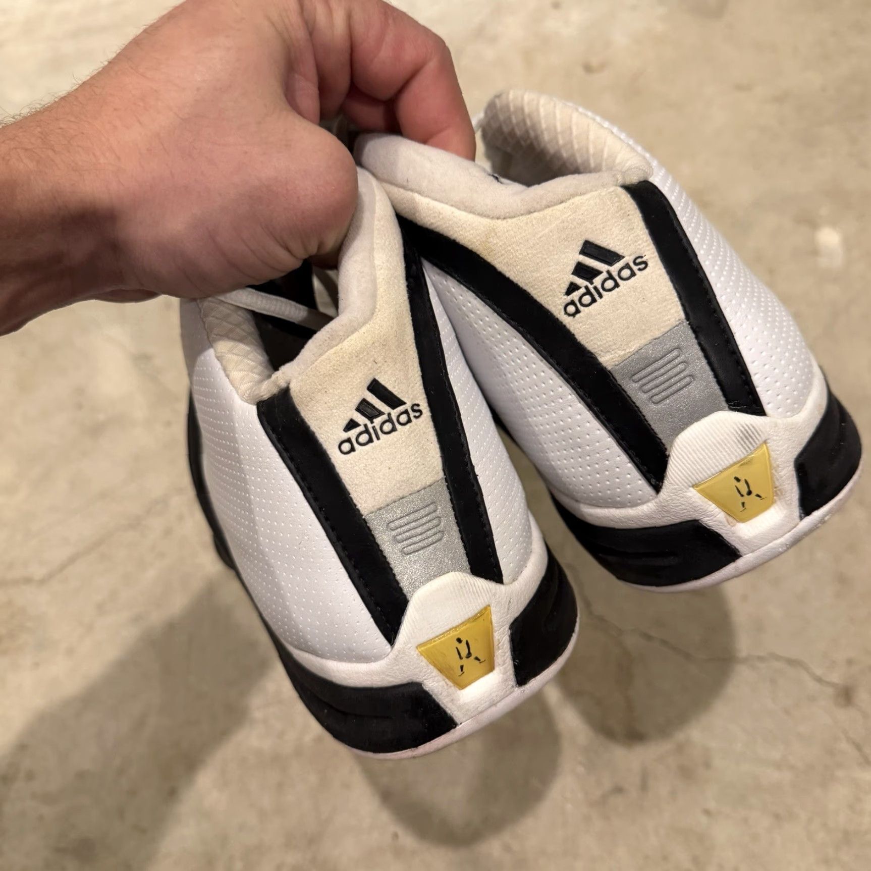 Adidas VINTAGE Adidas KG 1 Kevin Garnett WHITE/Black MVP Size 13 Rare 2004 Adidas Pro Model Sneaker Mens Basketball Nubuck Signature Embroidered 2004 Size US 13 / EU 46 - 7 Thumbnail