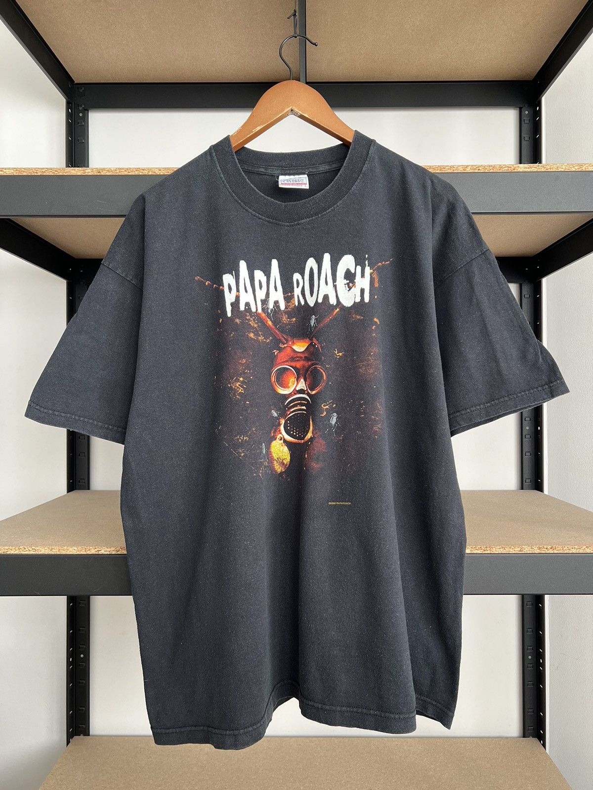 Band Tees Vintage 2000 Papa Roach Infest Nu Metal Band Black T-shirt Size US XL / EU 56 / 4 - 1 Thumbnail