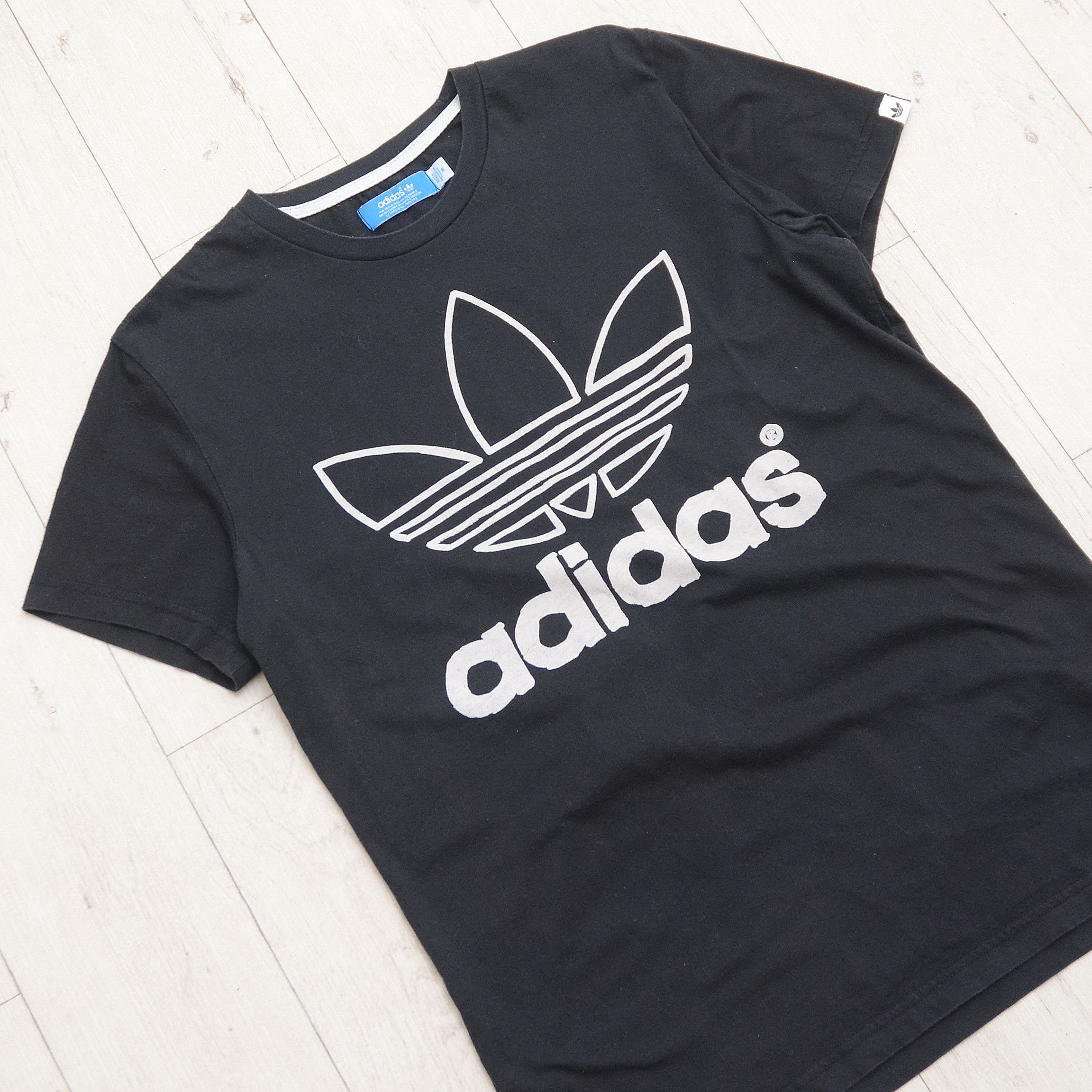 Adidas Vintage Adidas Originals Big Logo T-Shirt Tee Unisex Y2K Size M / US 6-8 / IT 42-44 - 3 Thumbnail