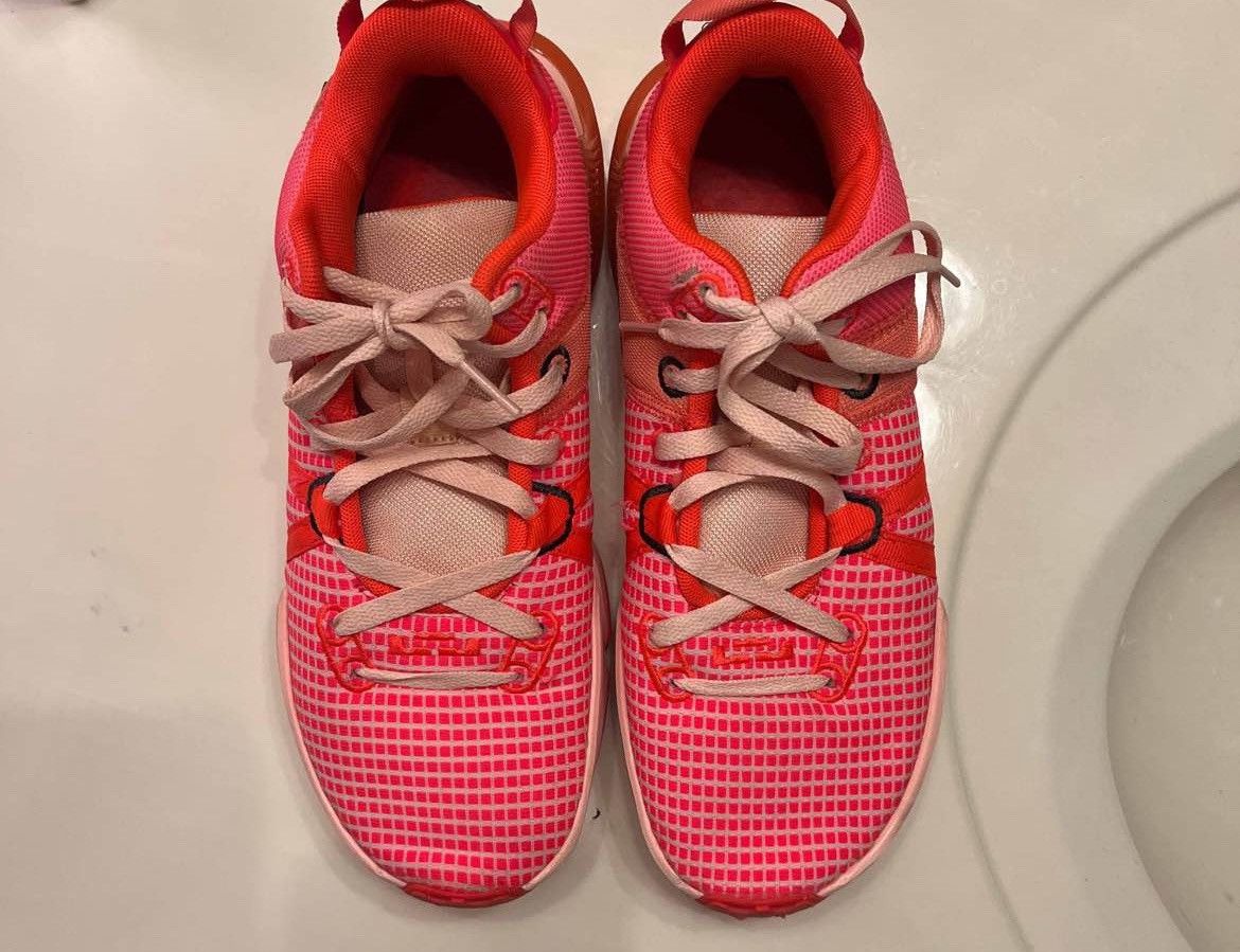 Nike LeBron Witness 7' Bright Crimson Size US 9.5 / EU 42-43 - 1 Thumbnail