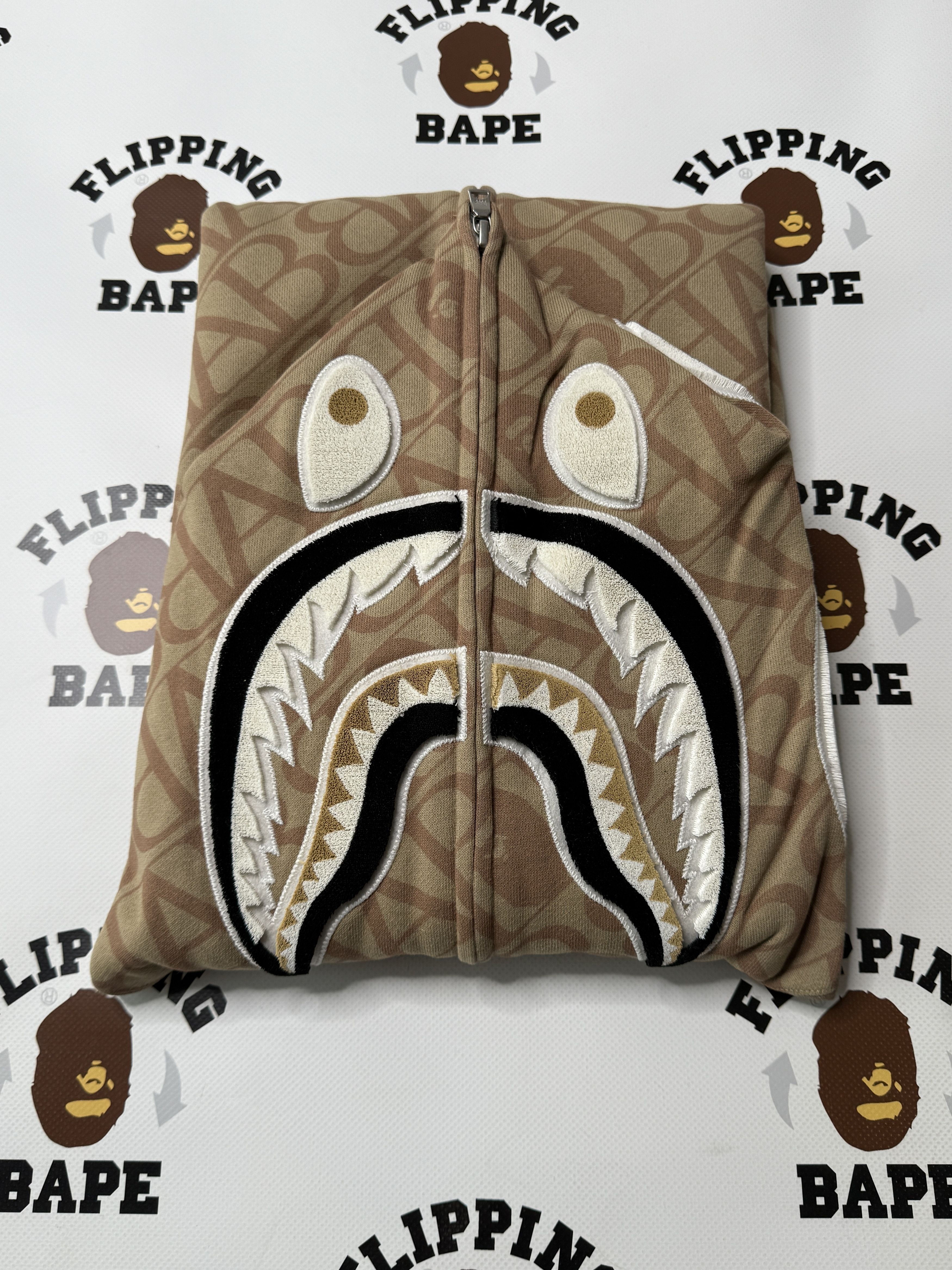 Bape SPORT MONOGRAM SHARK HOODIE Size US M / EU 48-50 / 2 - 18 Thumbnail