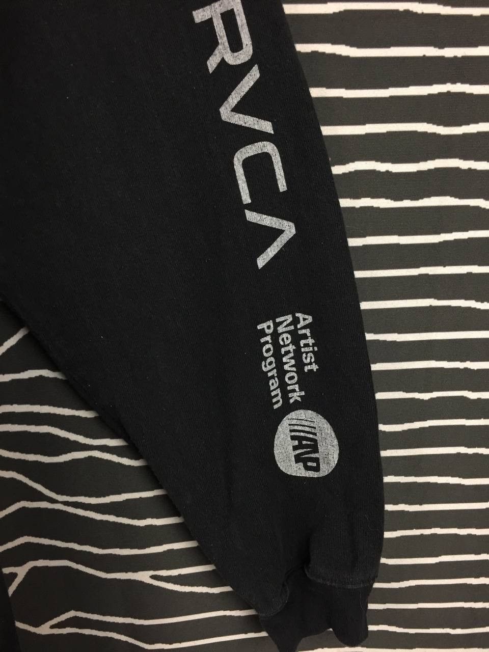 RVCA RVCA Artist Network Program Big Silhouette Long Sleeve Tee Size US L / EU 52-54 / 3 - 6 Thumbnail