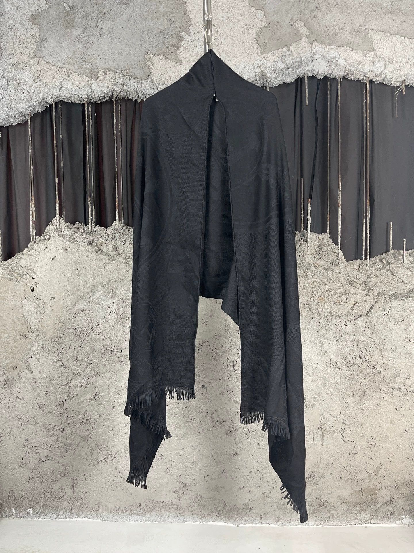 Hermes Hermes Dark Pattern Shawl New Size ONE SIZE - 1 Thumbnail