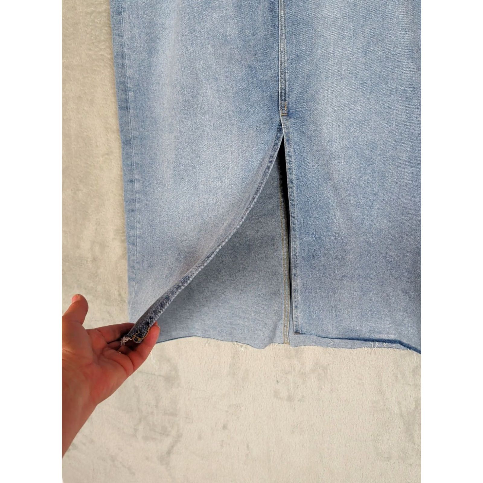 Vintage Kensie Denim Midi Skirt Blue High Rise Raw Hem Boho Hippie Casual Size 8/29 Womens Size 30" / US 8 / IT 44 - 2 Thumbnail