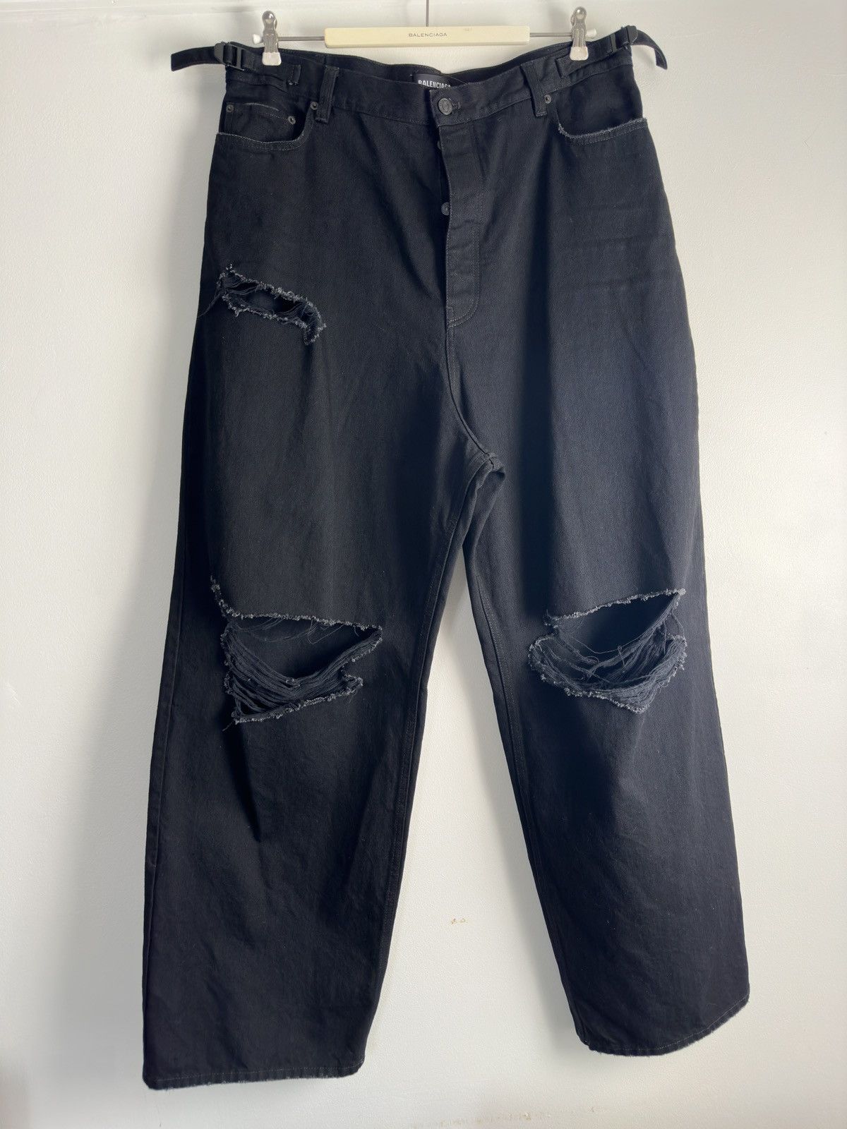 S/S 22 Red Carpet Baggy Destroyed Denim