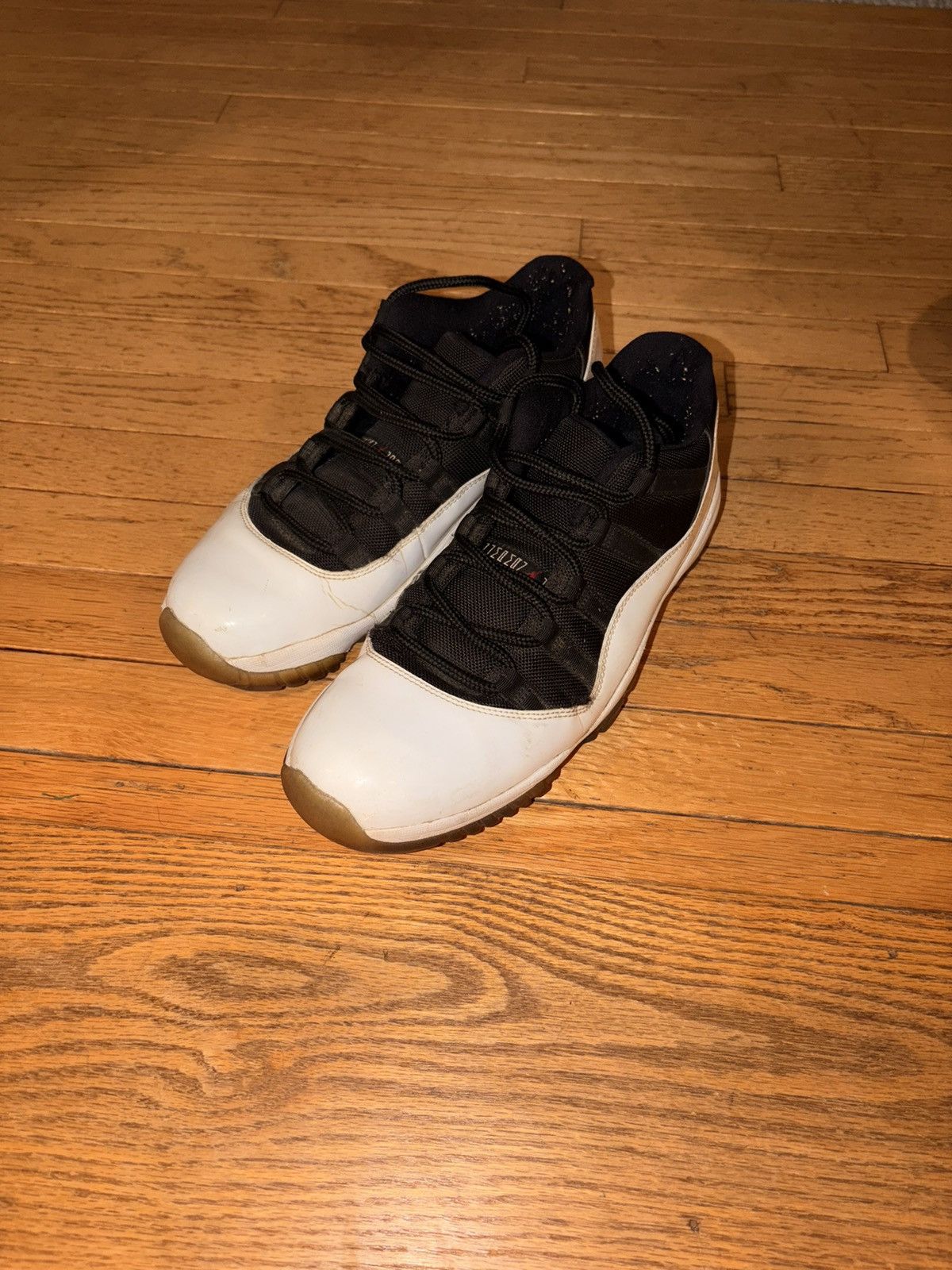 Jordan Brand Jordan 11 Low ‘Tuxedo’ Size US 11 / EU 44 - 1 Thumbnail