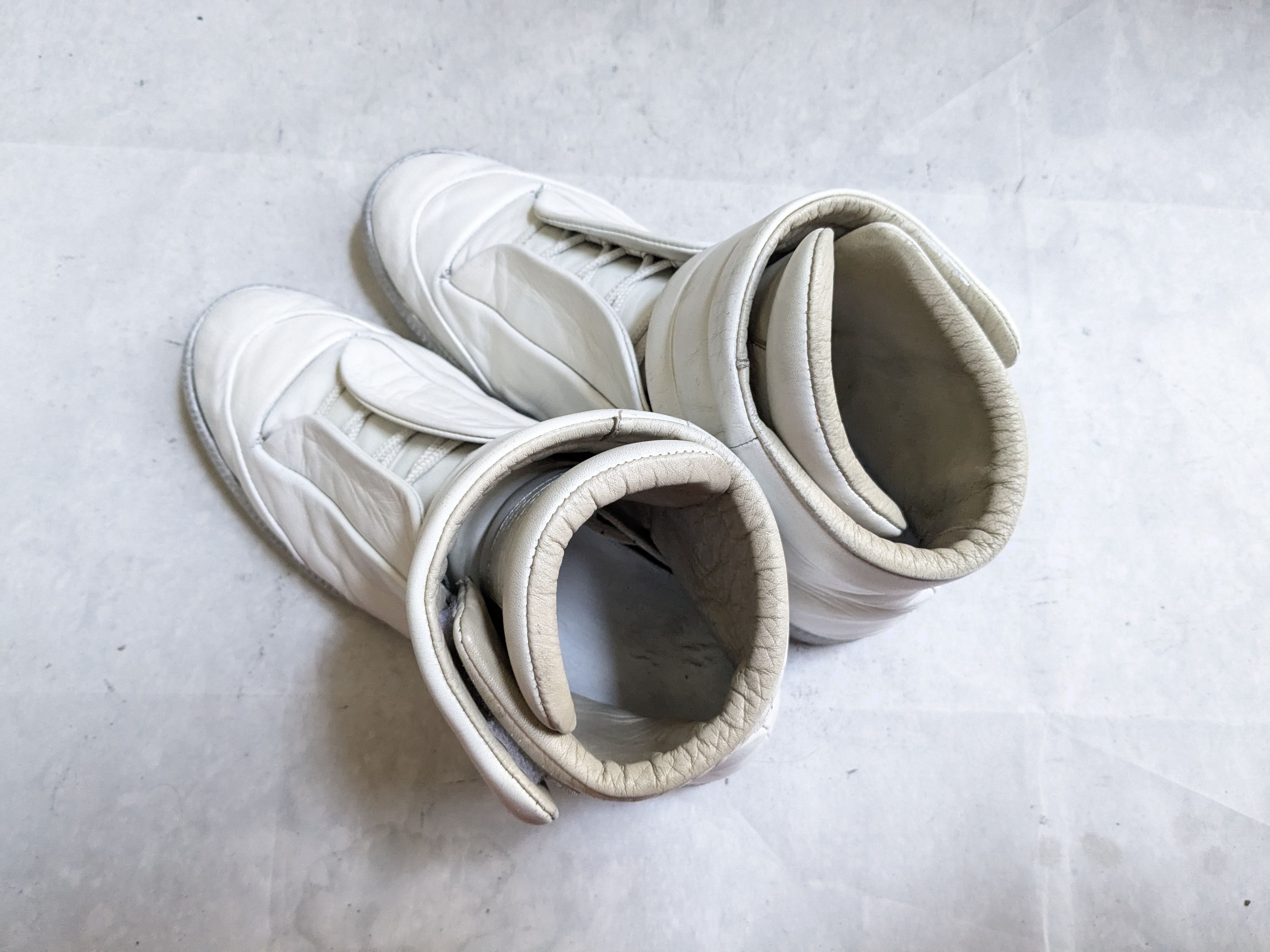 Maison Margiela Maison Margiela Future White Silver 9 42 High Tops Size US 9 / EU 42 - 17 Thumbnail