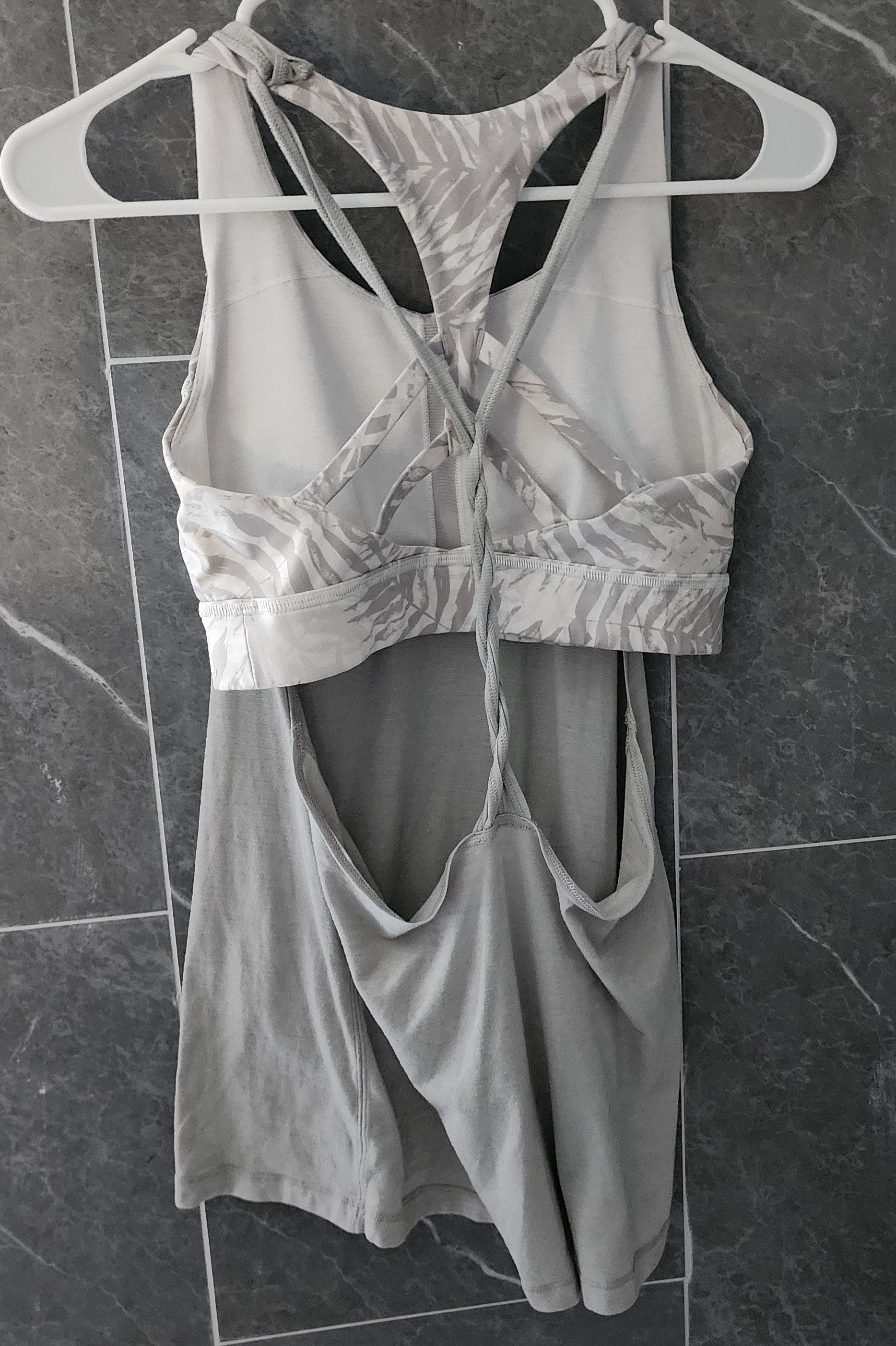 Lululemon Lululemon Twist & Toil Tank Heathered Seal Grey/Palm Camo 8 Size M / US 6-8 / IT 42-44 - 2 Thumbnail
