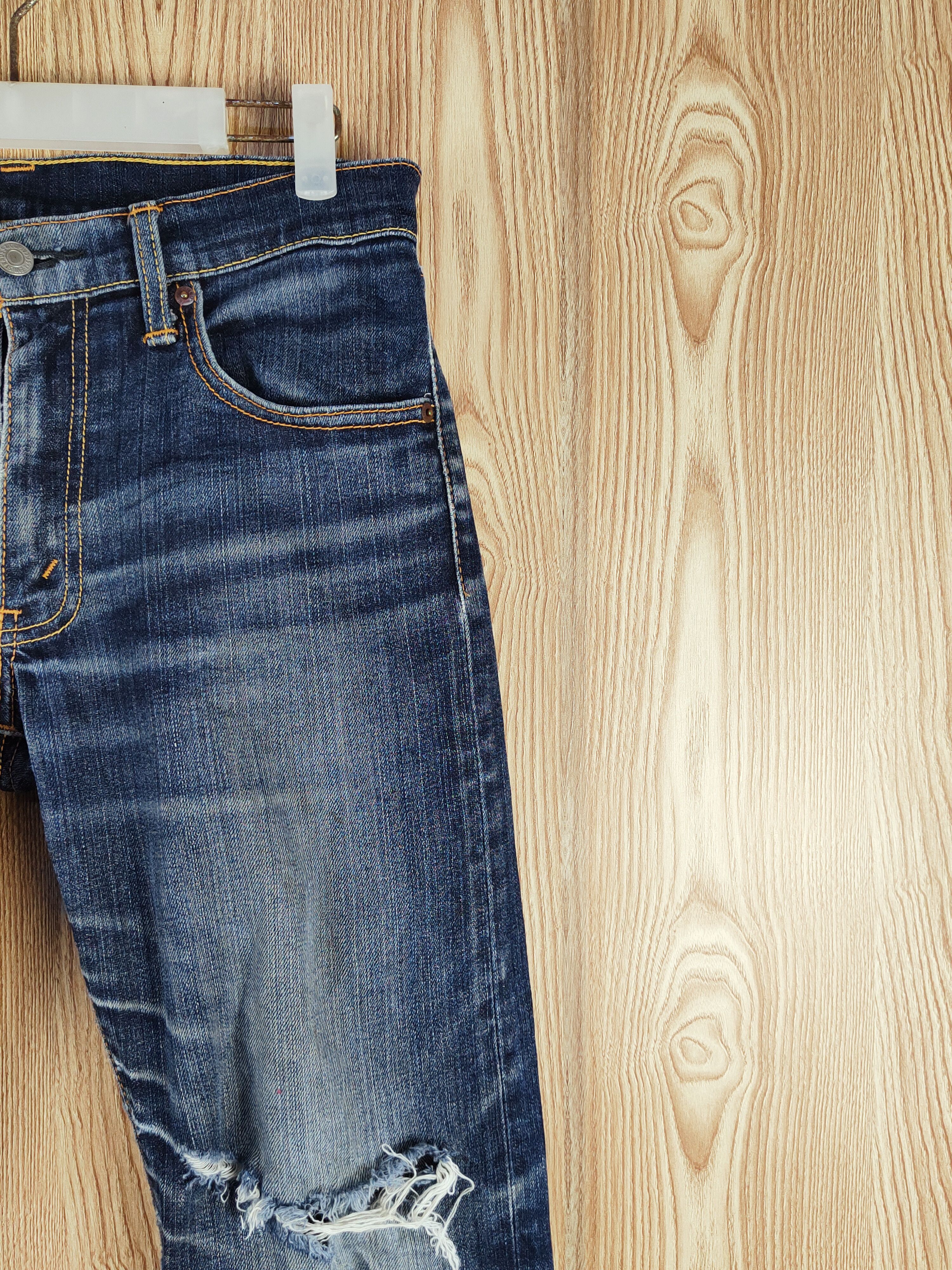 Levi's 705 Levi's Dark Blue Distressed Ripped Jeans #S2709 Size US 31 - 5 Thumbnail