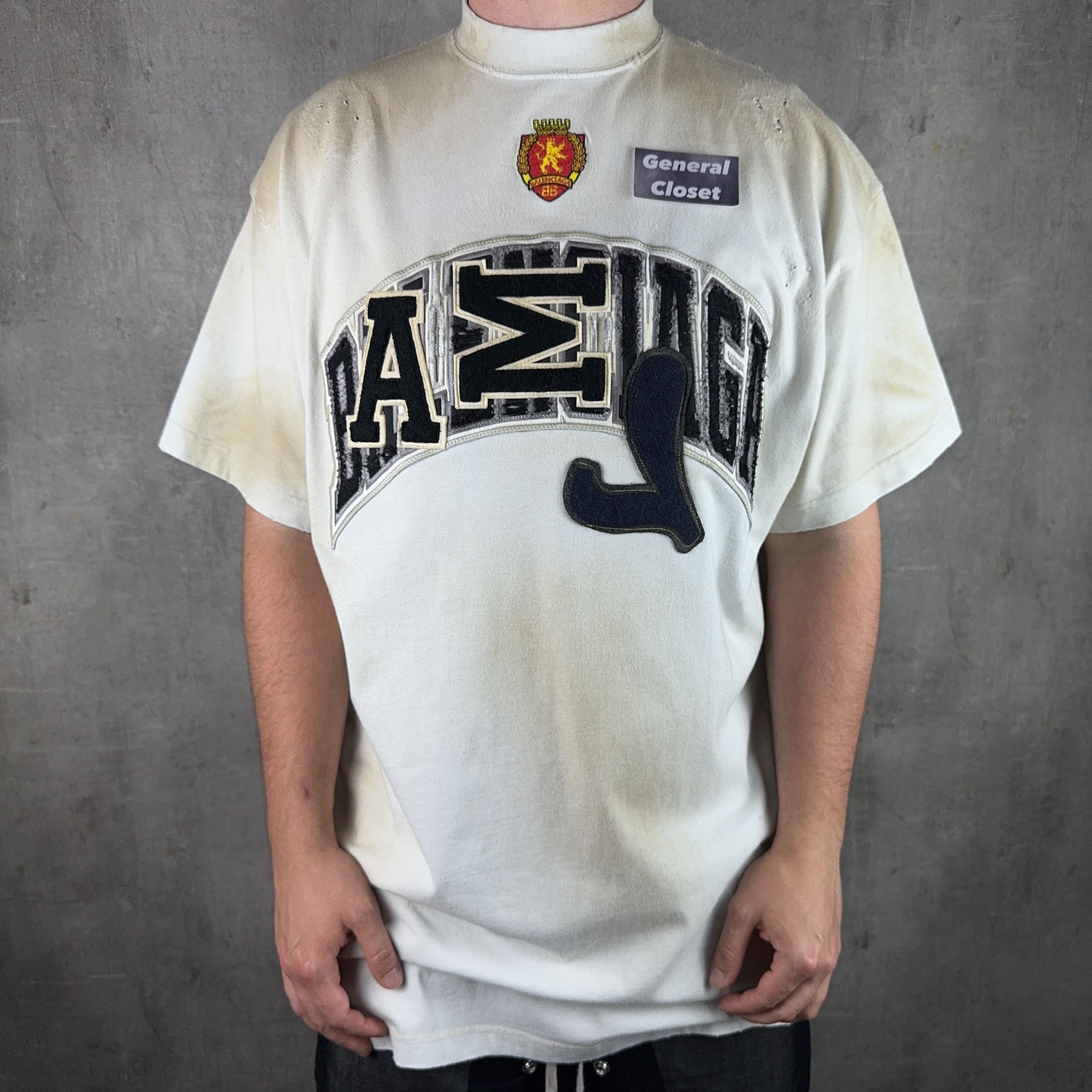 Balenciaga BALENCIAGA Skater Logo Oversized T-Shirt in Dirty White Size US S / EU 44-46 / 1 - 2 Thumbnail