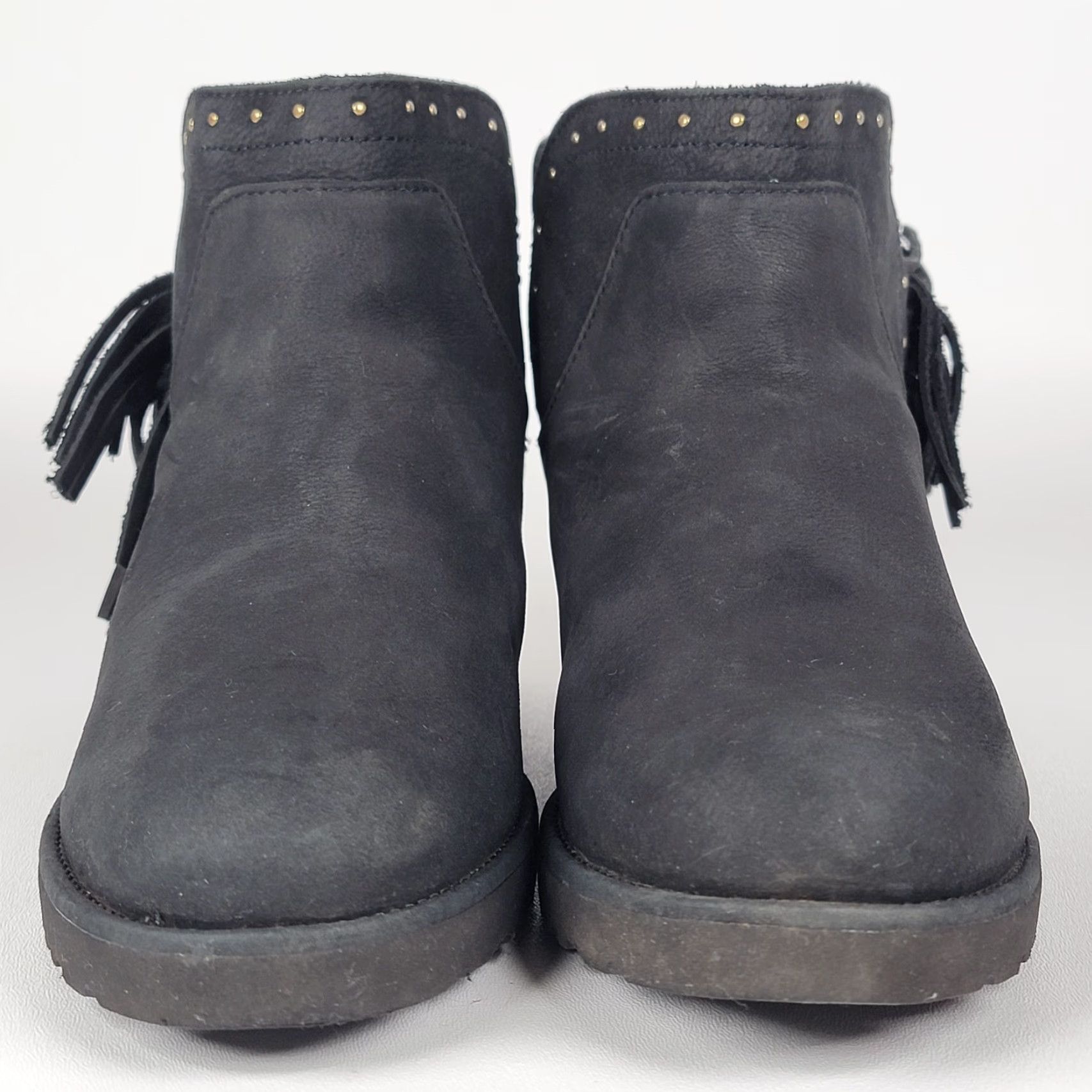 Ugg VINTAGE UGG Cindy Water-resistant BLACK Genuine Shearling Studded Bootie Women Size 8 Bootie Black Studded Water Resistant Suede Uggs Australia Womens Size US 6 / IT 36 - 2 Thumbnail