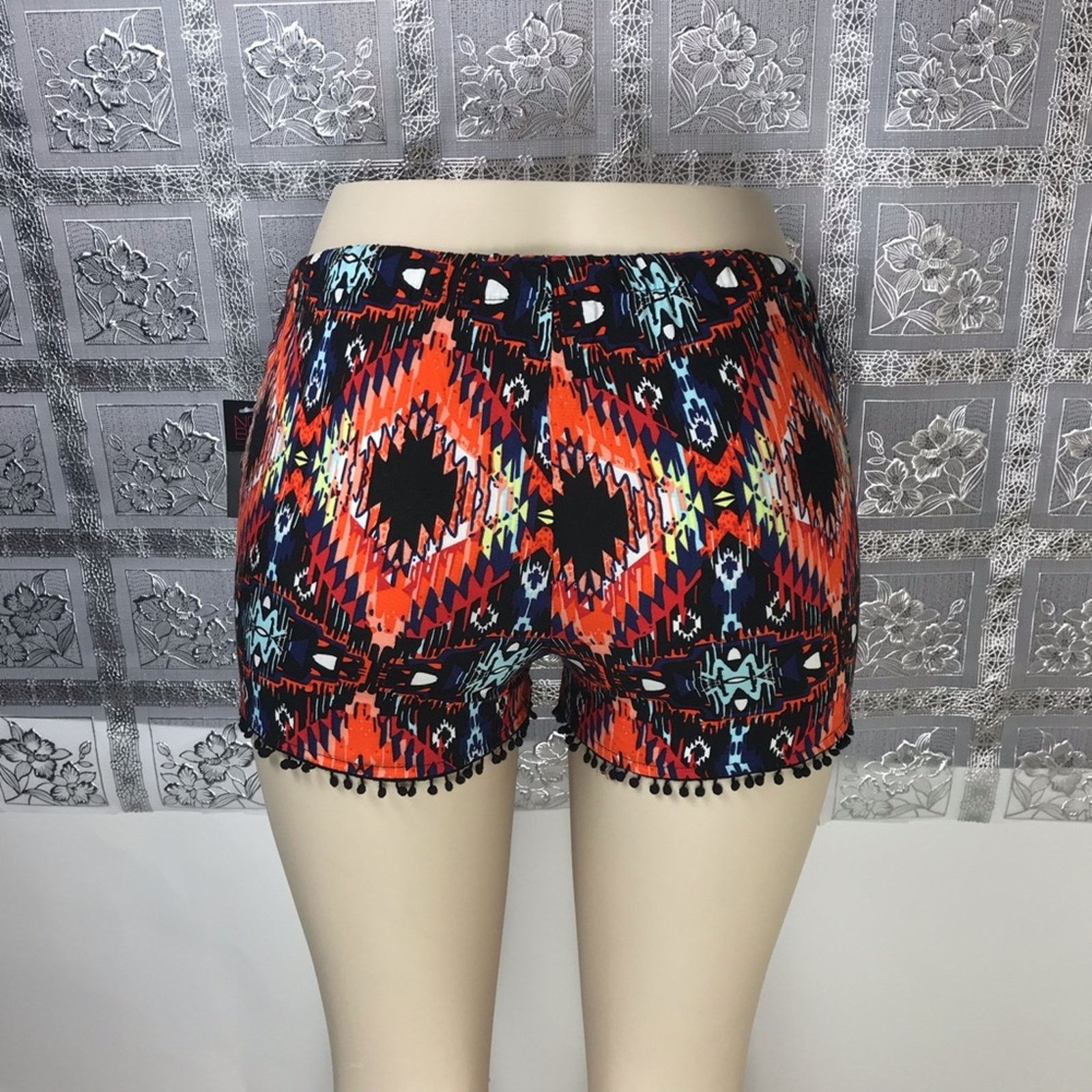 Other NWT Multi Aztec Print Tassle Hem Soft Shorts Size 26" / US 2 / IT 38 - 7 Thumbnail