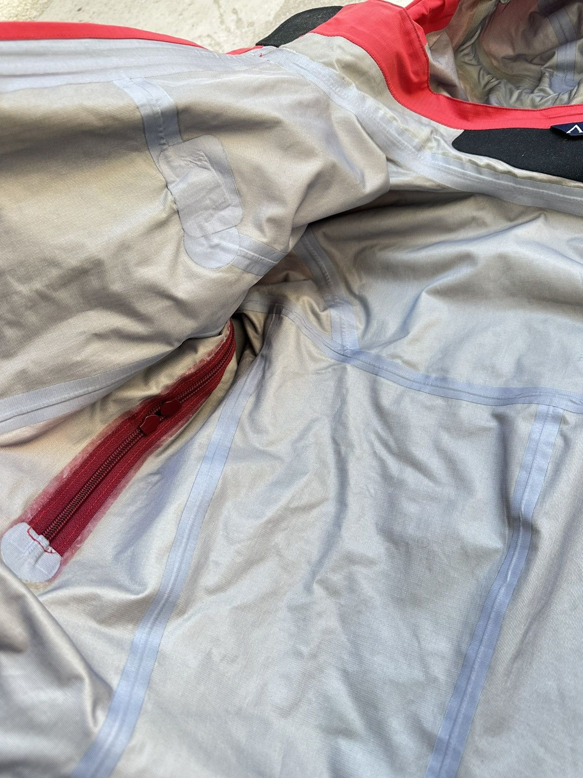 Arc'teryx Vintage Arc’teryx Beta AR Gore-Tex XCR Hardshell Jacket XS Size XS / US 0-2 / IT 36-38 - 16 Thumbnail