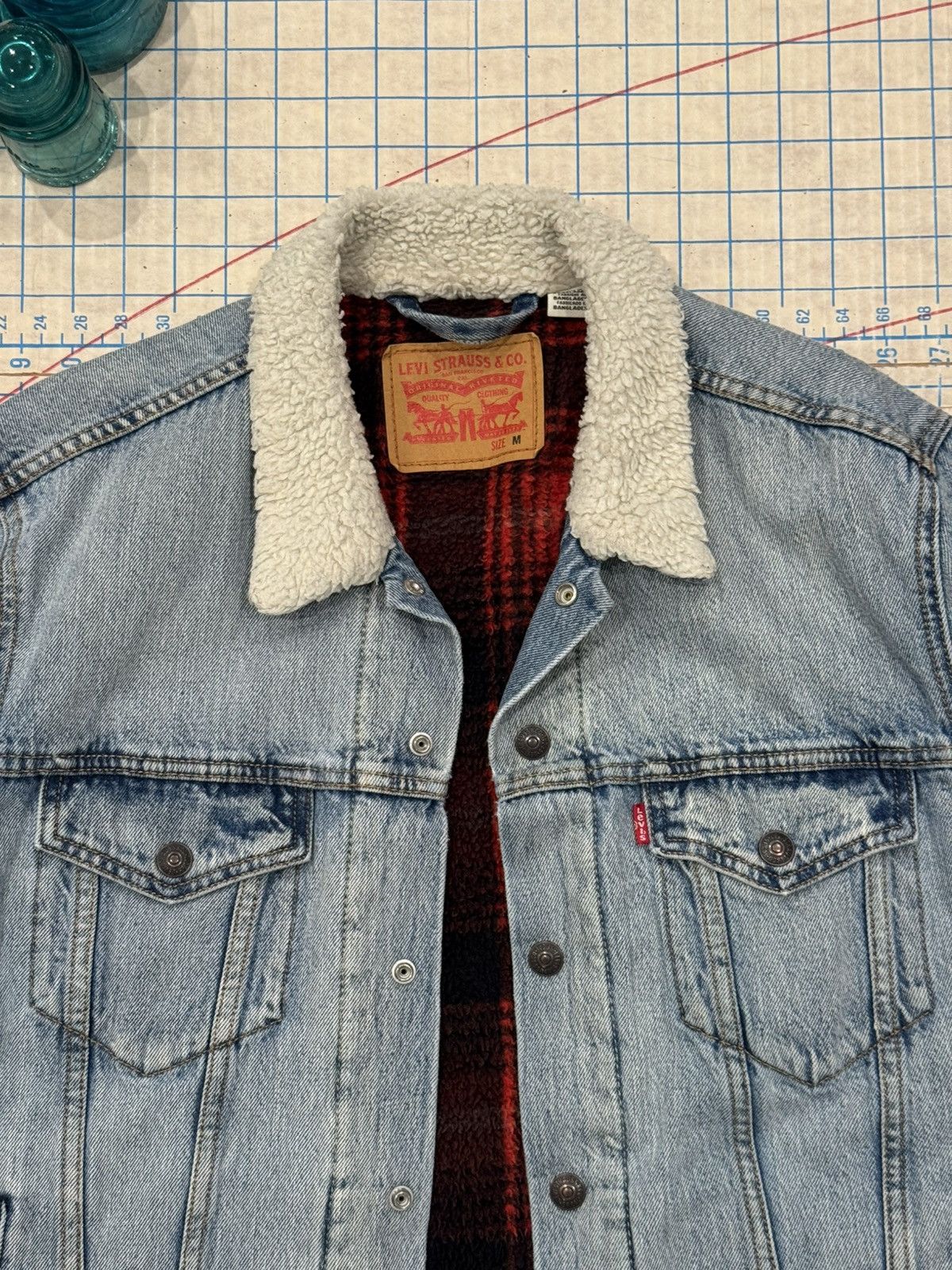 Levi's Levi’s Plaid Lined Denim Jacket Mens Size Medium Light Wash Size US M / EU 48-50 / 2 - 4 Thumbnail