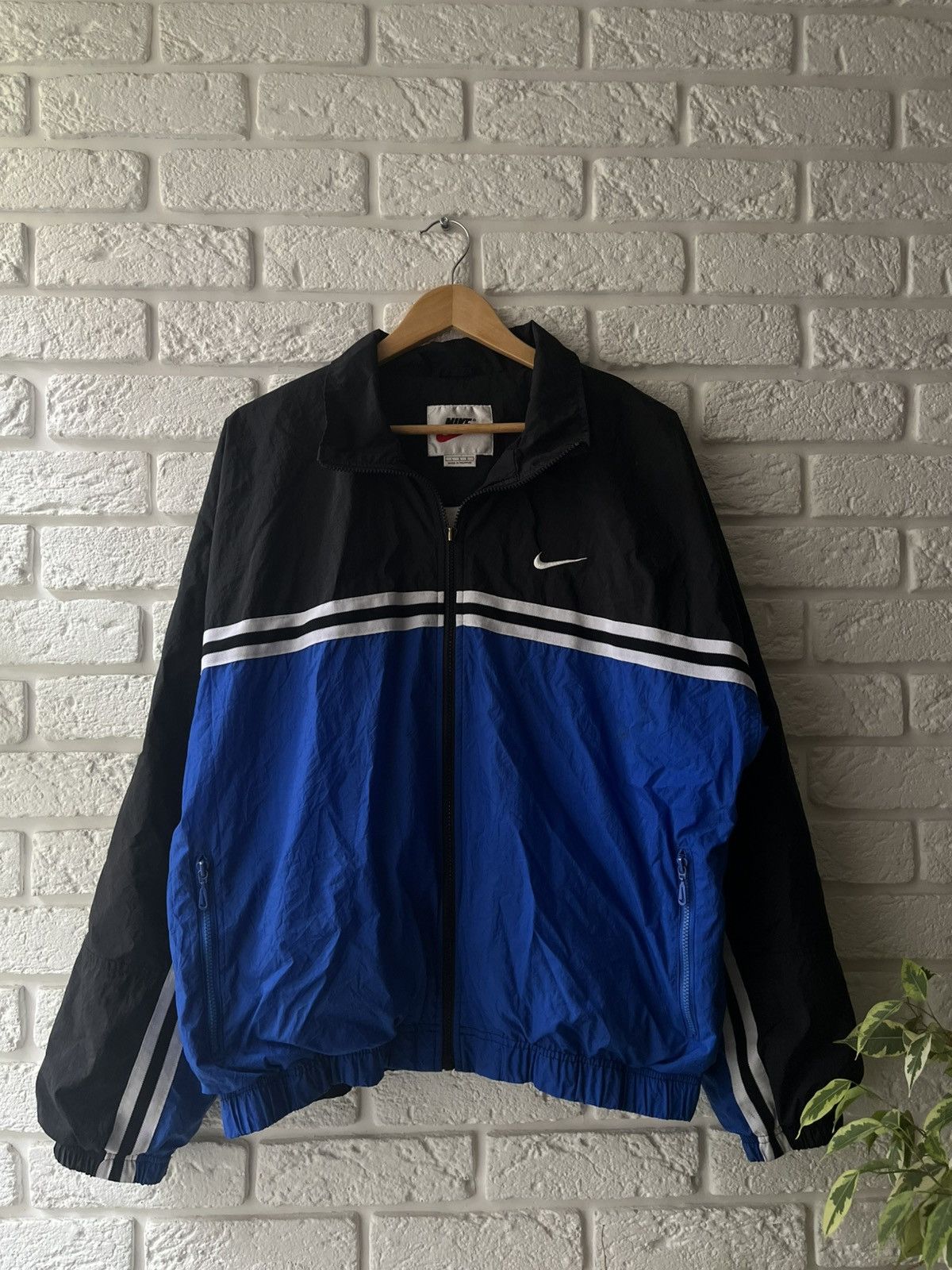 Nike Vintage nylon metal nike jacket Size US L / EU 52-54 / 3 - 1 Thumbnail