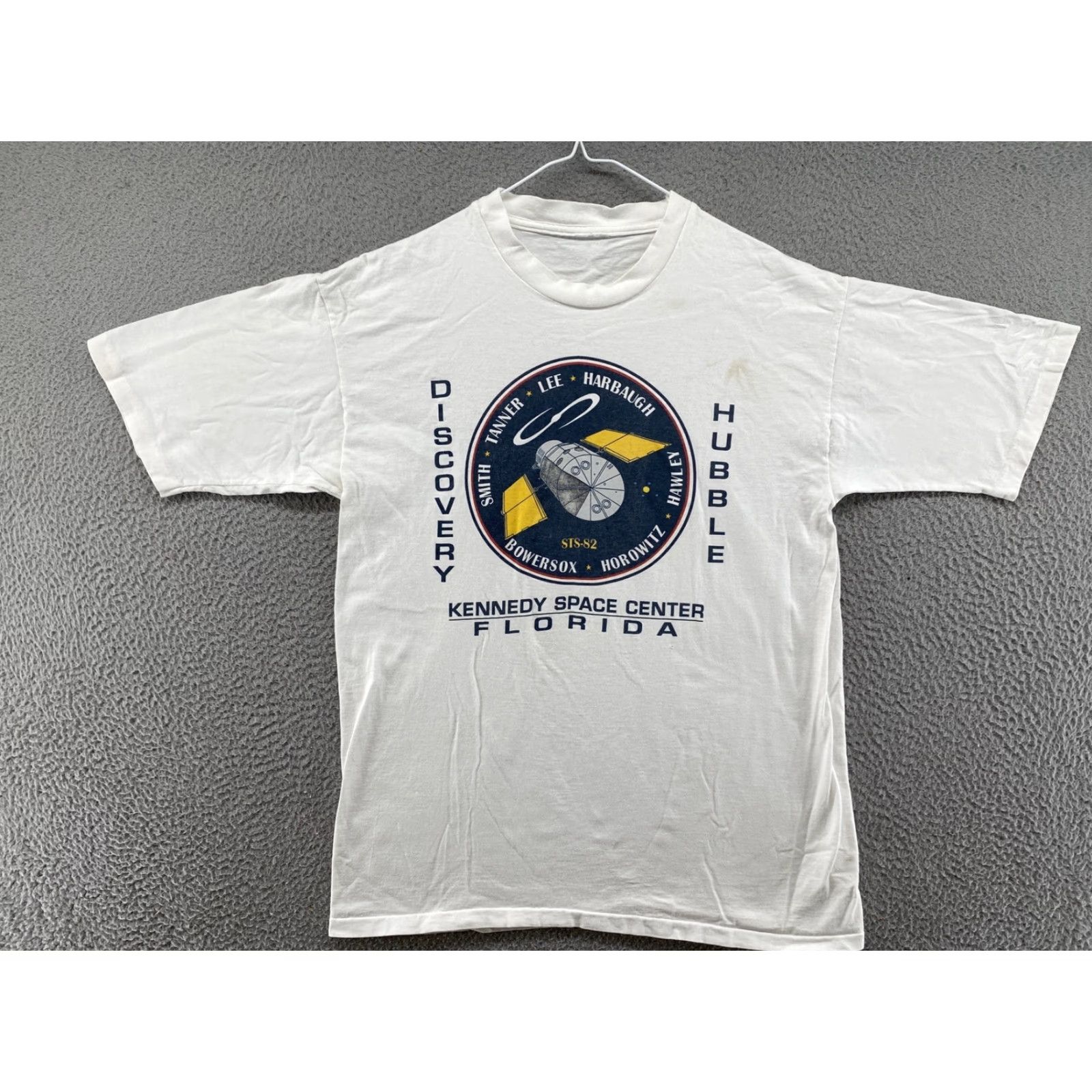 Hanes VINTAGE NASA Hubble Space Telescope Kennedy Center Single Stitch Shirt Mens L READ Size US L / EU 52-54 / 3 - 2 Thumbnail