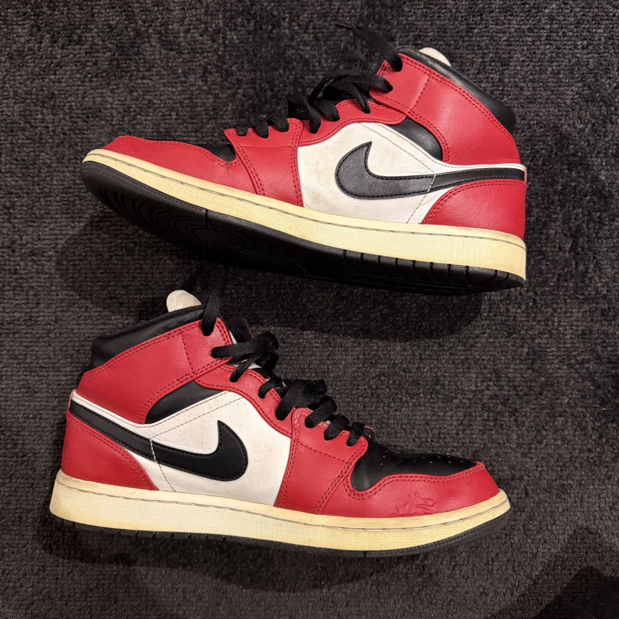 Jordan Brand Nike Air Jordan 1 Mid Chicago Black Toe OG Bred 2020 -Size 9 Size US 9 / EU 42 - 2 Thumbnail