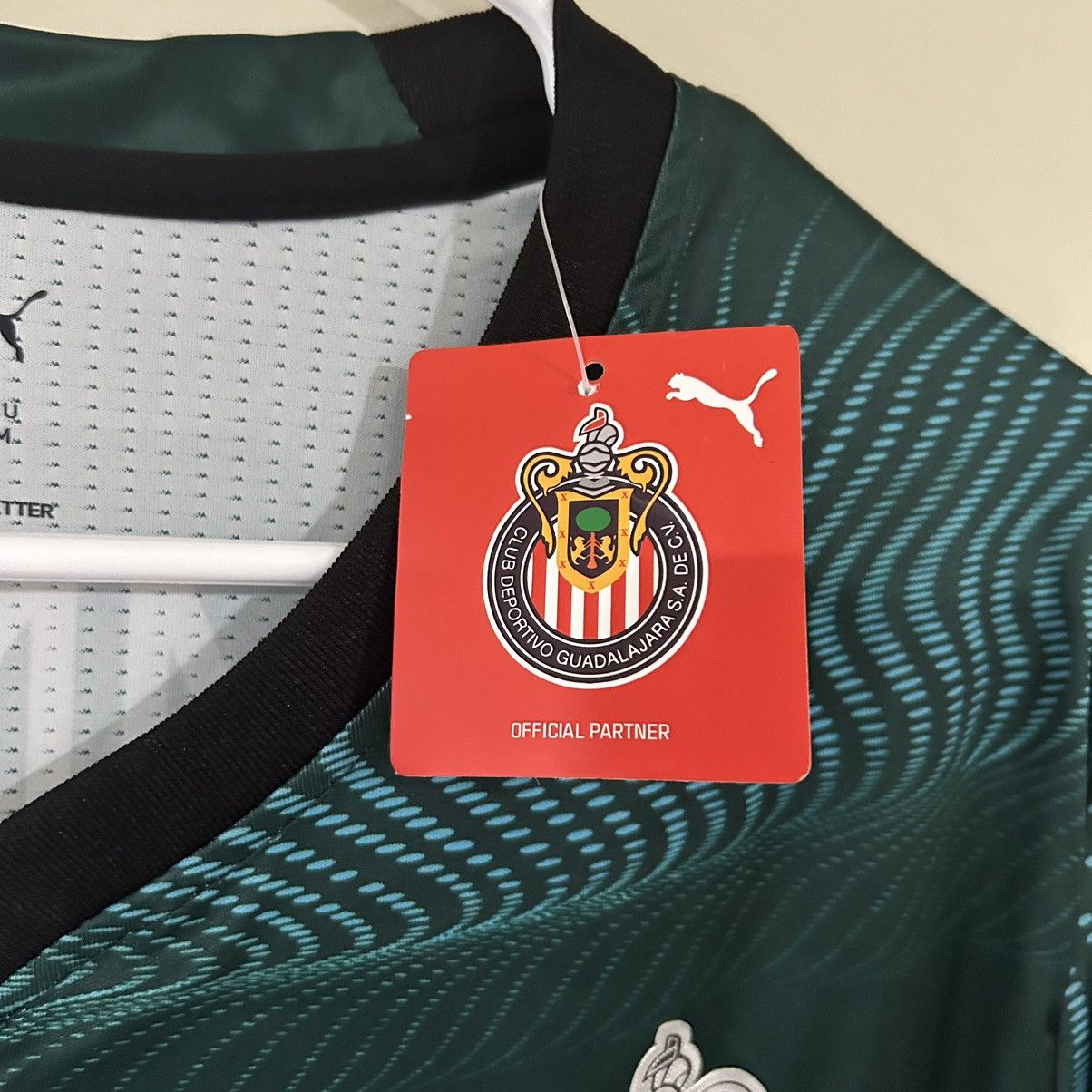 Puma 2024 Chivas Club Deportivo Guadalajara Soccer Jersey Size US M / EU 48-50 / 2 - 9 Thumbnail