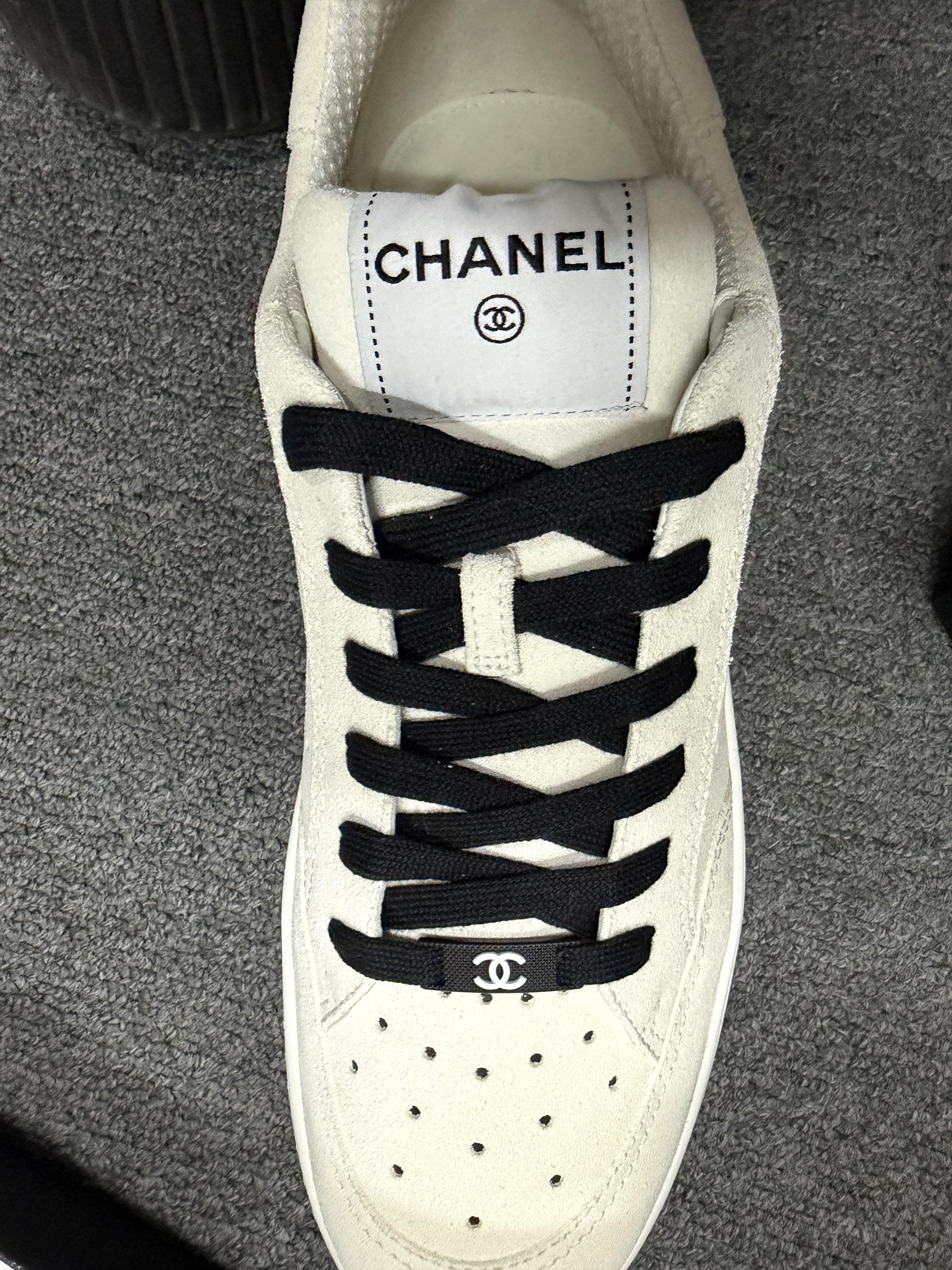 Chanel Chanel 22A White & Black Suede Sneakers Size US 10 / EU 43 - 6 Thumbnail