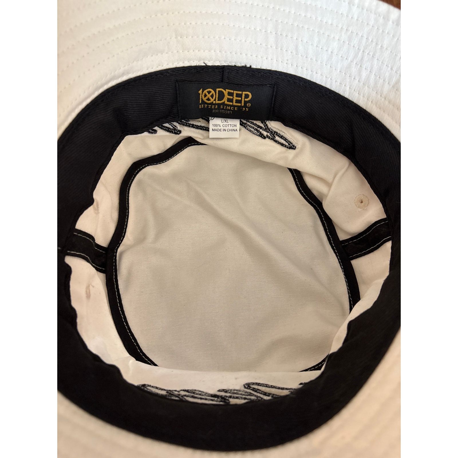 10 Deep 10. Deep spell out white bucket hat tenth division L/XL Size ONE SIZE - 4 Thumbnail