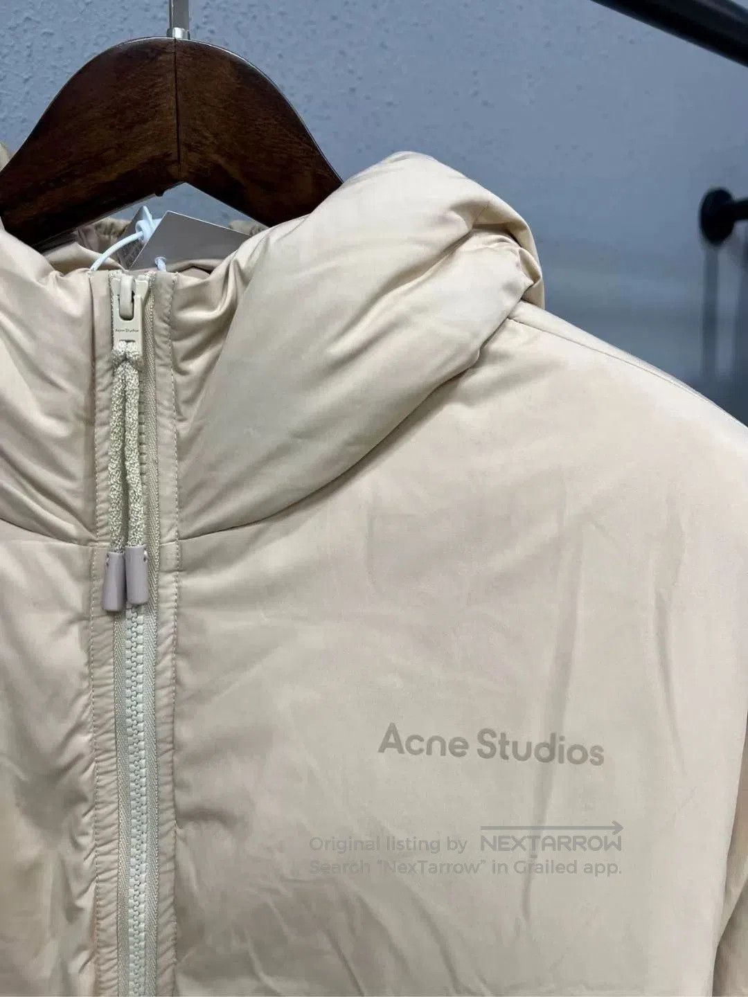Acne Studios Acne Studios Beige Cropped Down Jacket. Size M / US 6-8 / IT 42-44 - 3 Thumbnail