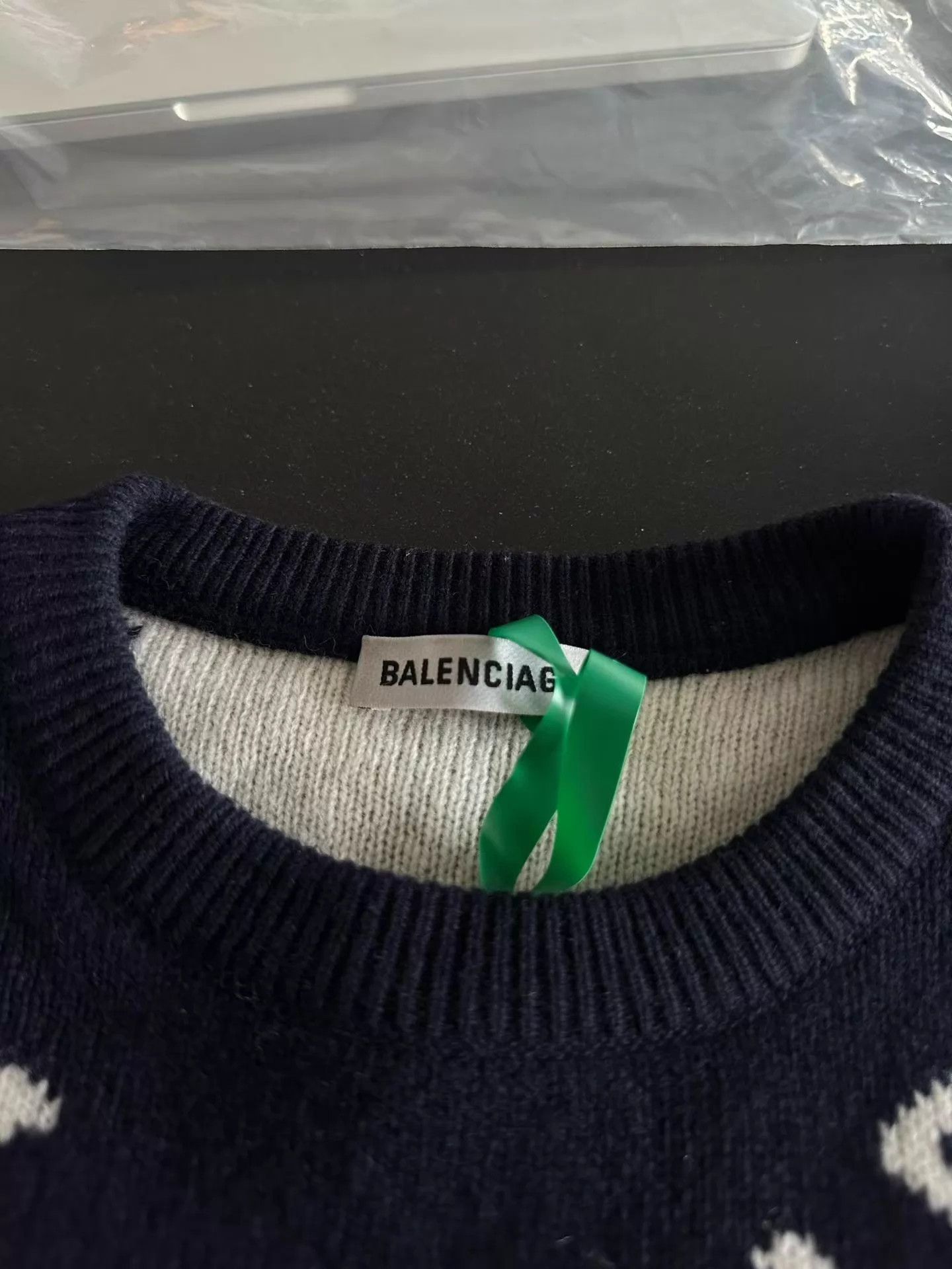 Balenciaga Balenciaga slogan sweater M Worn Once Size M / US 6-8 / IT 42-44 - 3 Thumbnail
