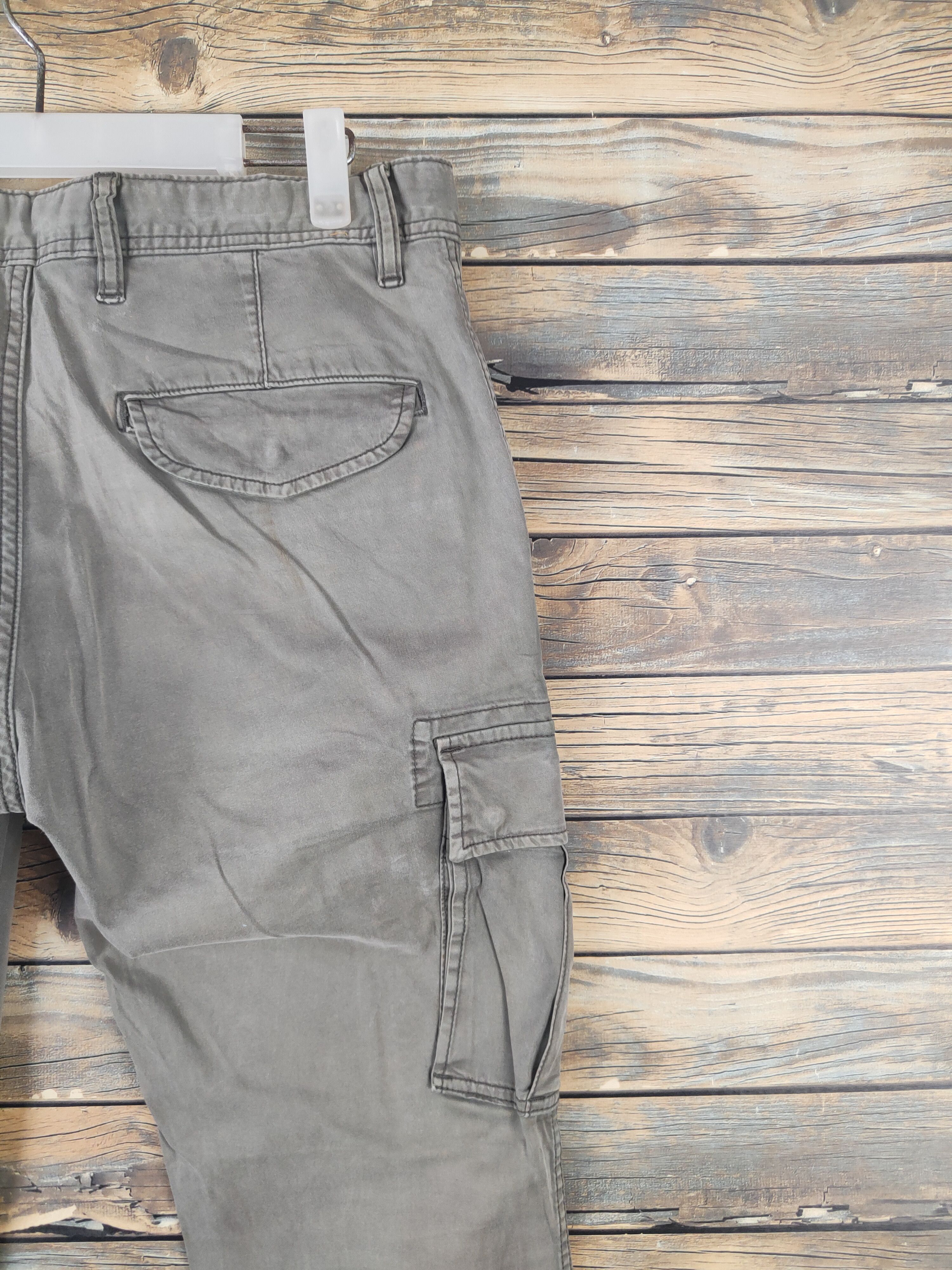 Uniqlo DL Uniqlo Olive Faded Multipocket Cargo Pants #1866 Size US 33 - 10 Thumbnail