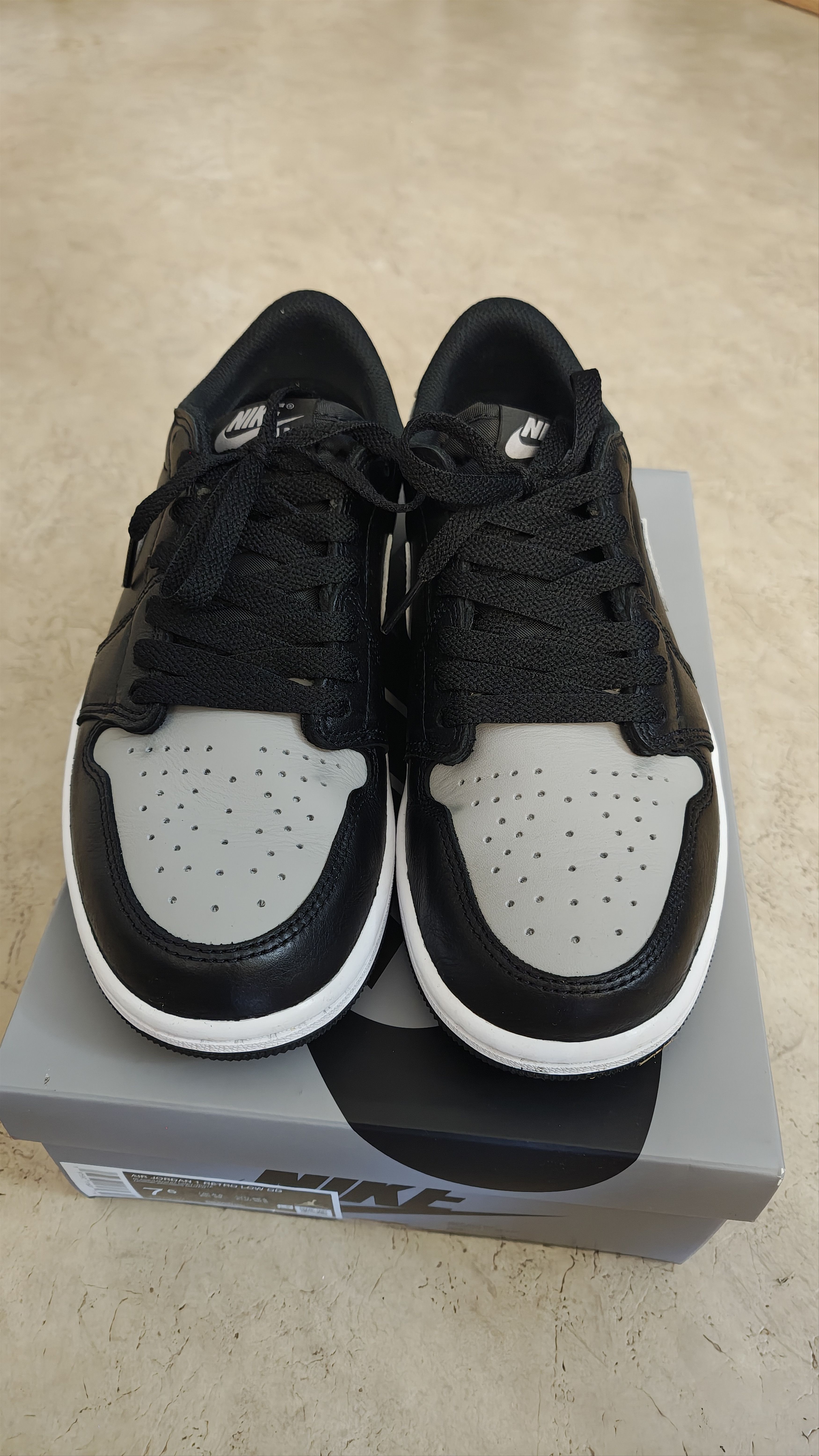 Jordan Brand Jordan 1 low OG Shadow 2024 Size US 7.5 / EU 40-41 - 3 Thumbnail