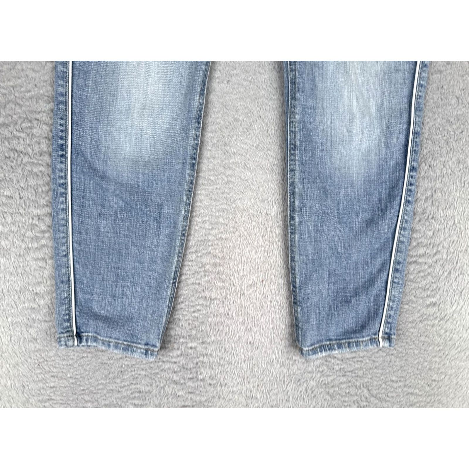 Vintage Cosmic Blue Love Jeans Skinny 26 Womens Light Blue Denim 5-Pocket Zip Stretch Mid Rise Inseam 25 Size 26" / US 2 / IT 38 - 2 Thumbnail