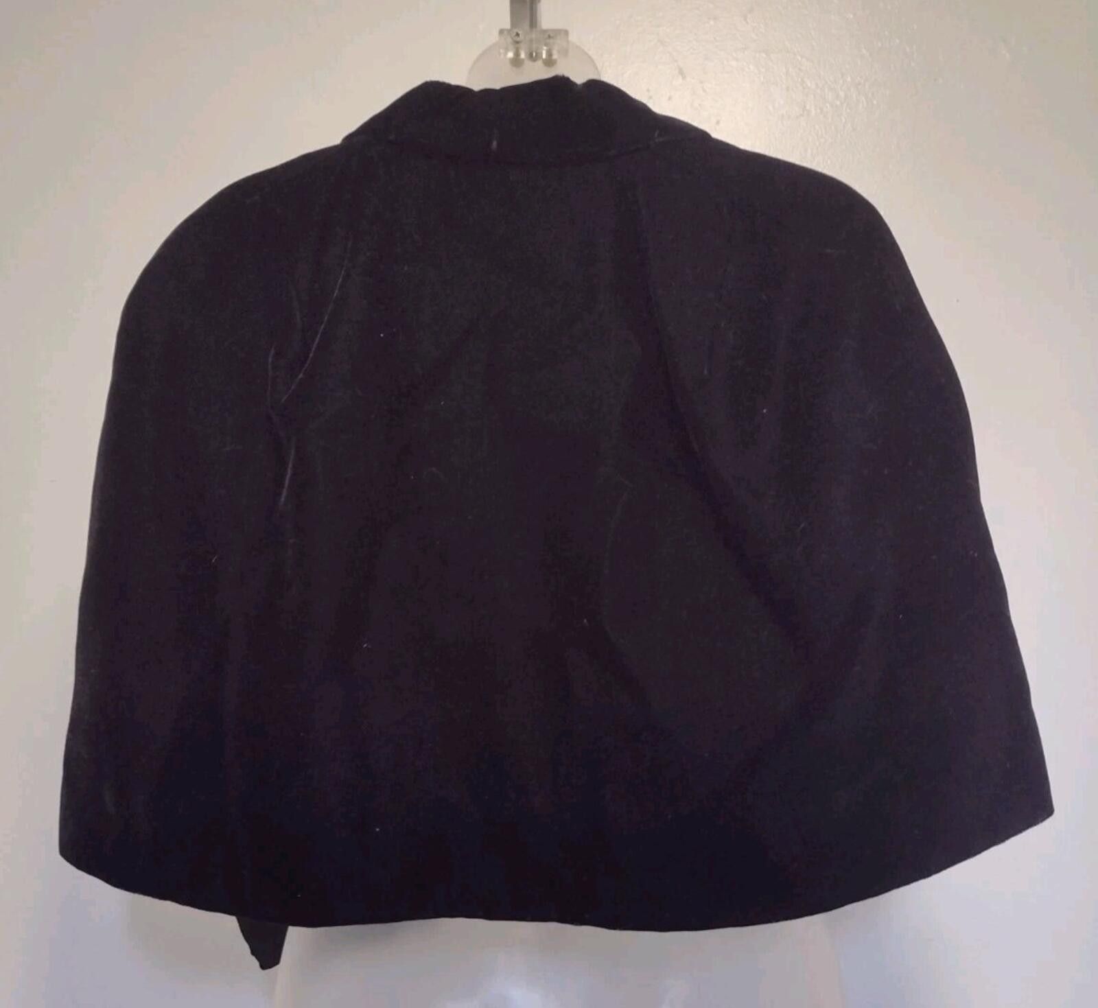 The Unbranded Brand VTG 40s Black Velvet Opera Capelet Satin Lined Evening Wrap Size ONE SIZE - 4 Thumbnail