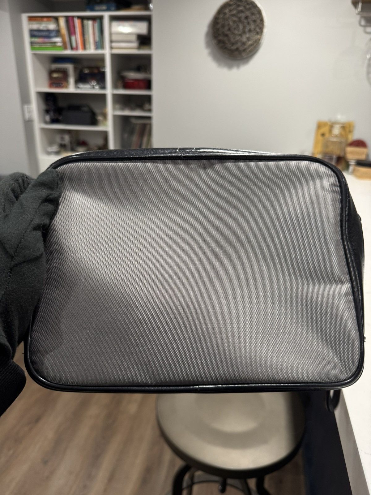 Versace VERSACE Parfums Black & Gray Mesh Detail Travel Toiletry Bag Size ONE SIZE - 5 Thumbnail