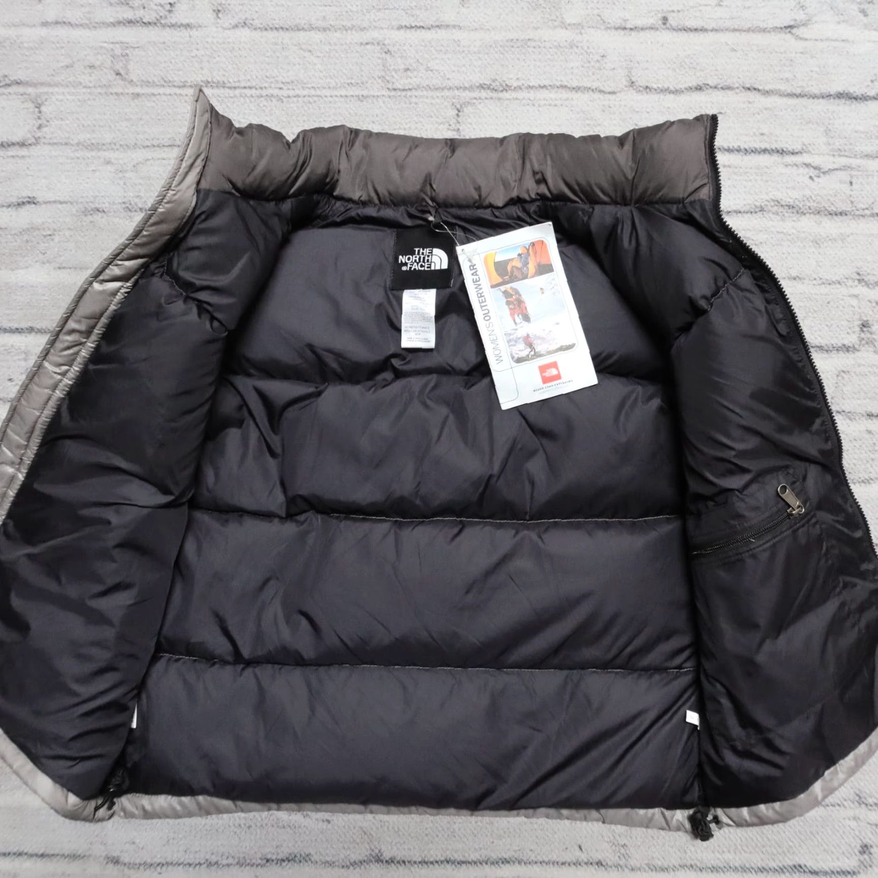 The North Face VINTAGE The North Face Nuptse 700 Quilted Down Vest Womens M Silver Size M / US 6-8 / IT 42-44 - 3 Thumbnail